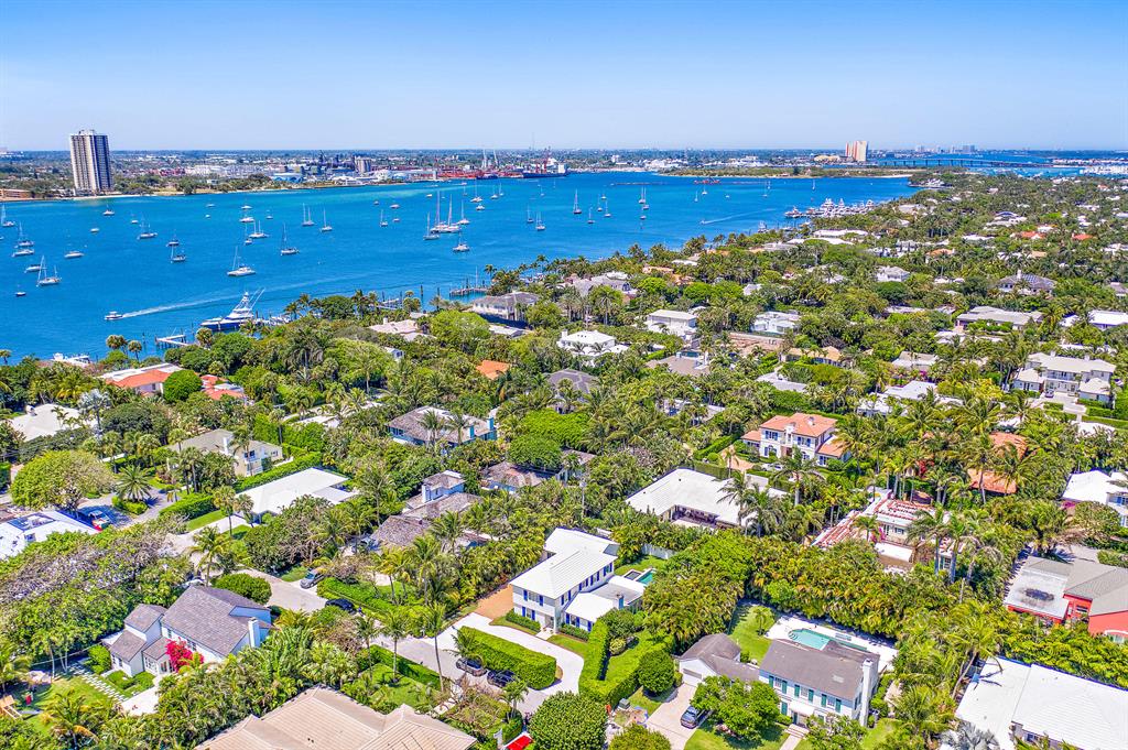 EL ENCANTO - Residential