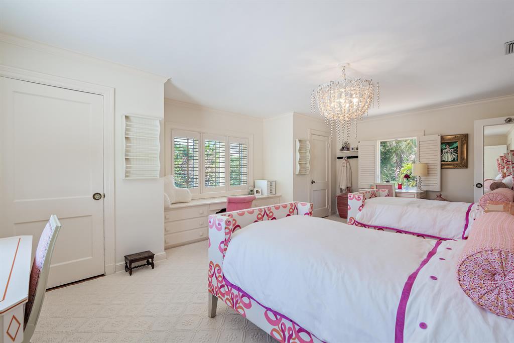 EL ENCANTO - Residential