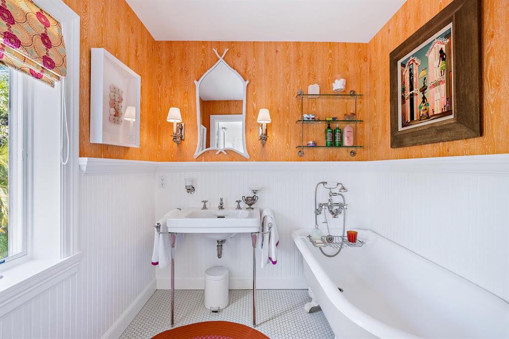 EL ENCANTO - Residential