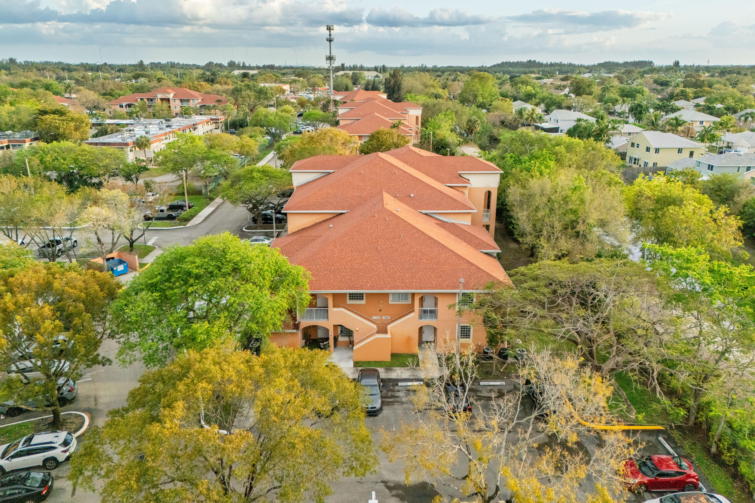 COURTYARDS AT DAVIE CONDO - Residential