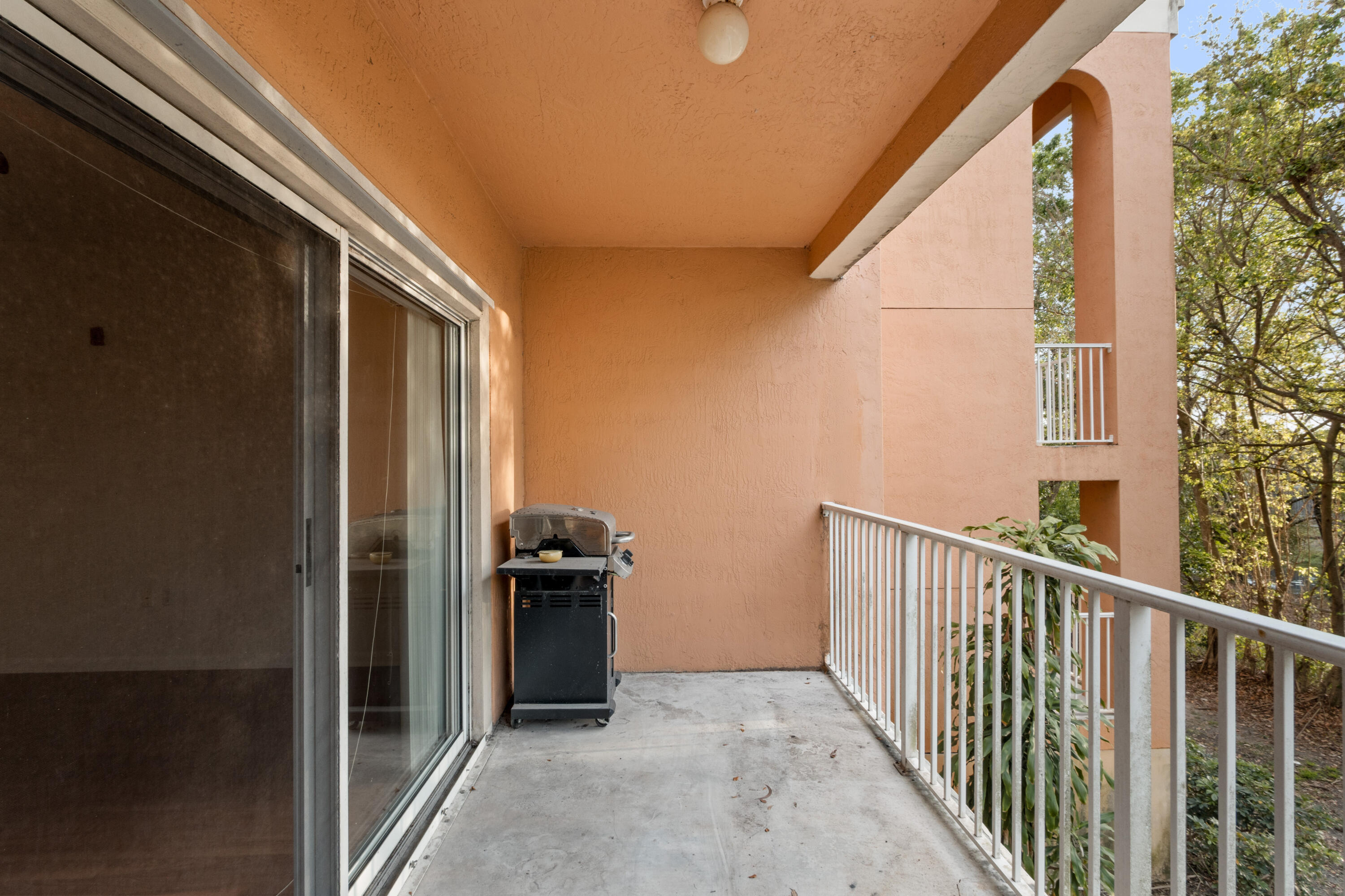 COURTYARDS AT DAVIE CONDO - Residential