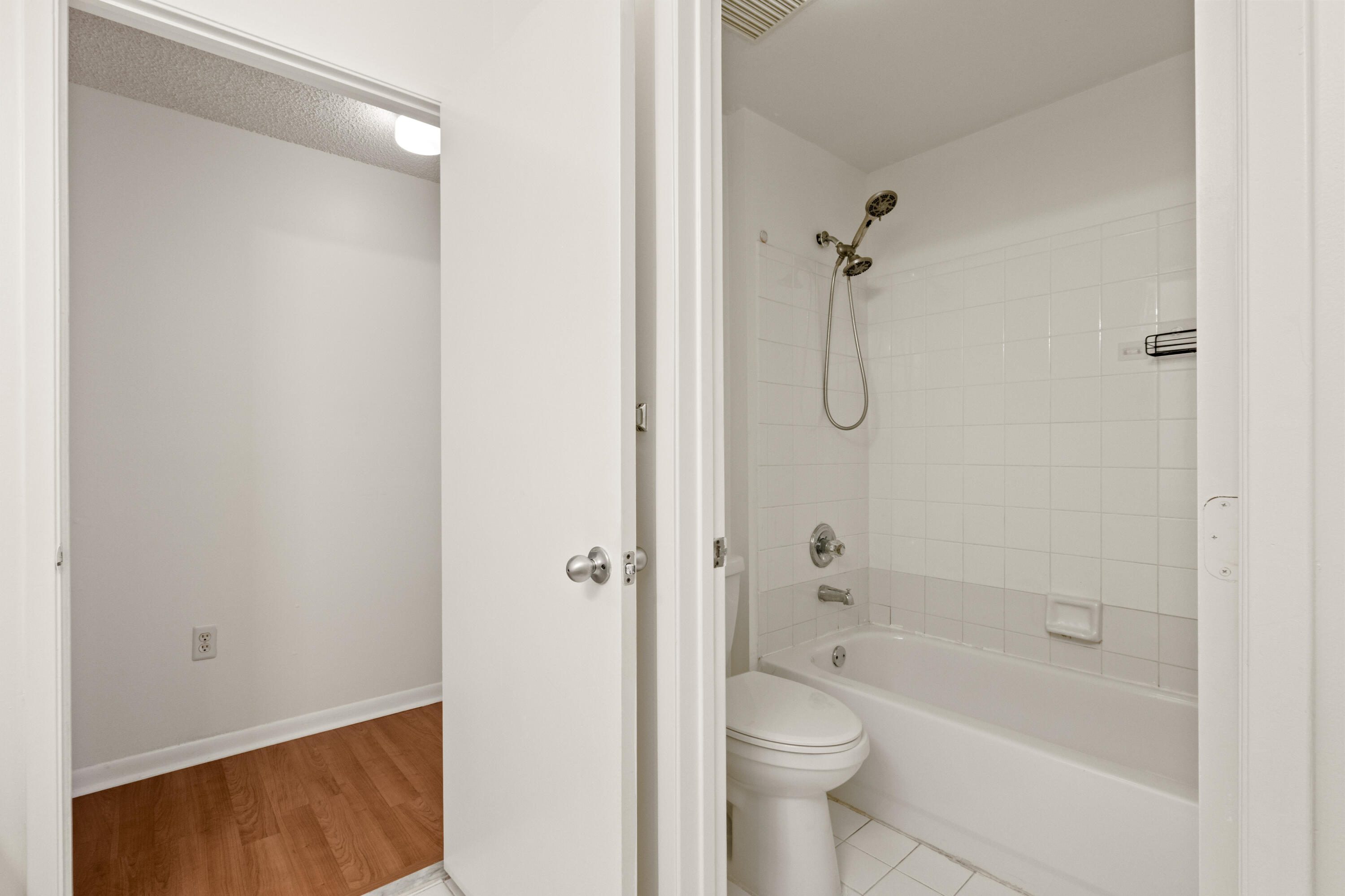 COURTYARDS AT DAVIE CONDO - Residential