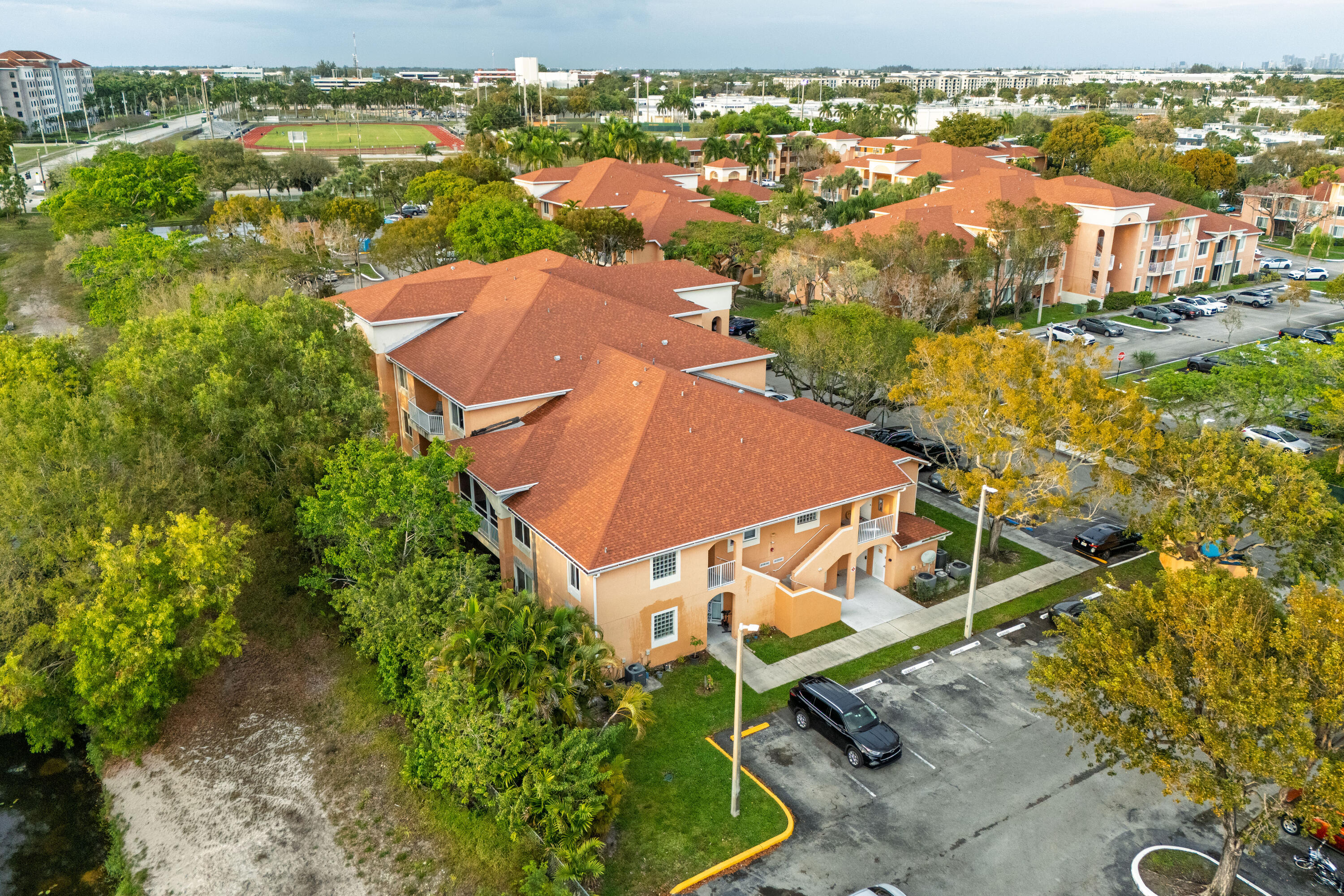 COURTYARDS AT DAVIE CONDO - Residential