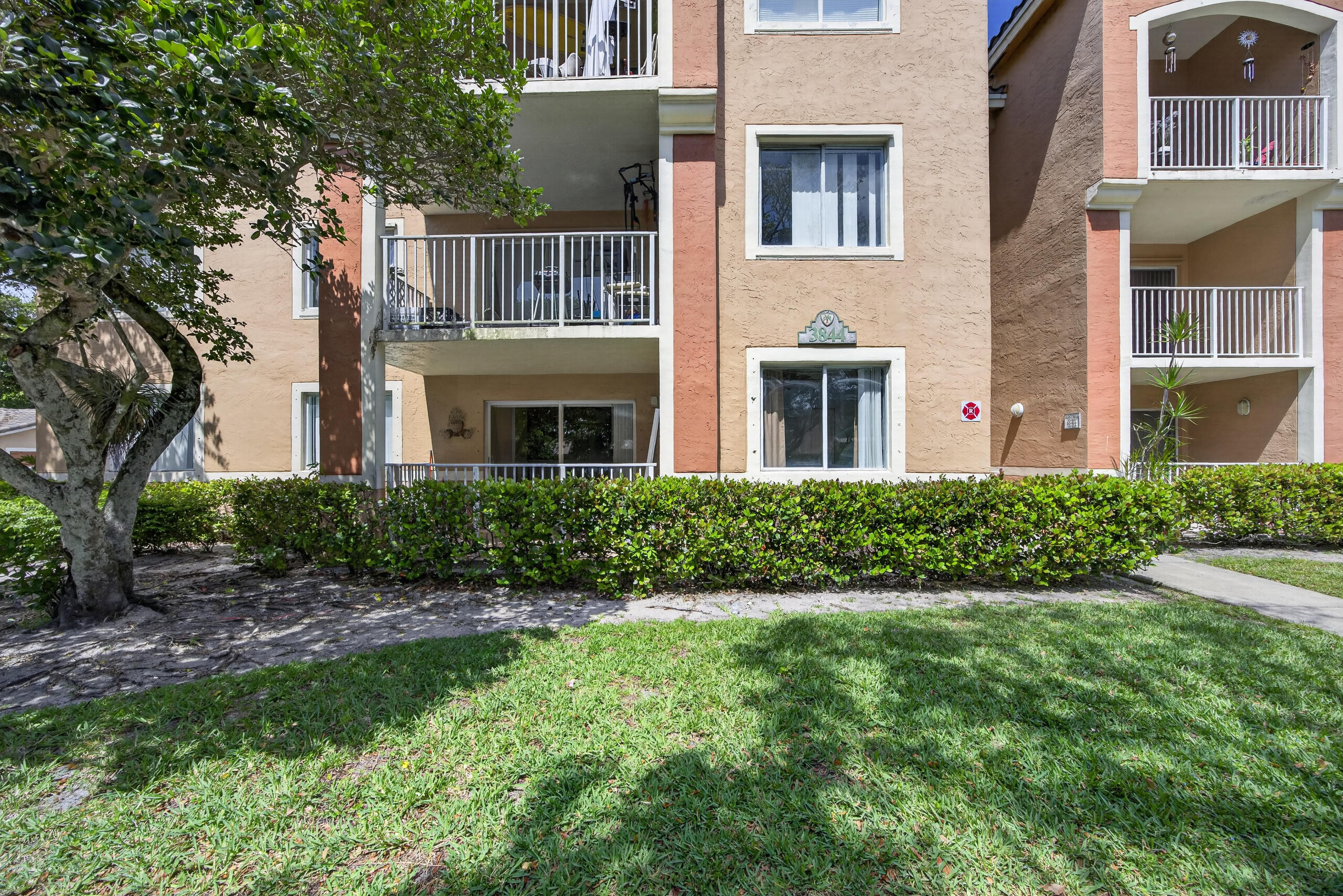 RIVIERA PALMS CONDO - Residential