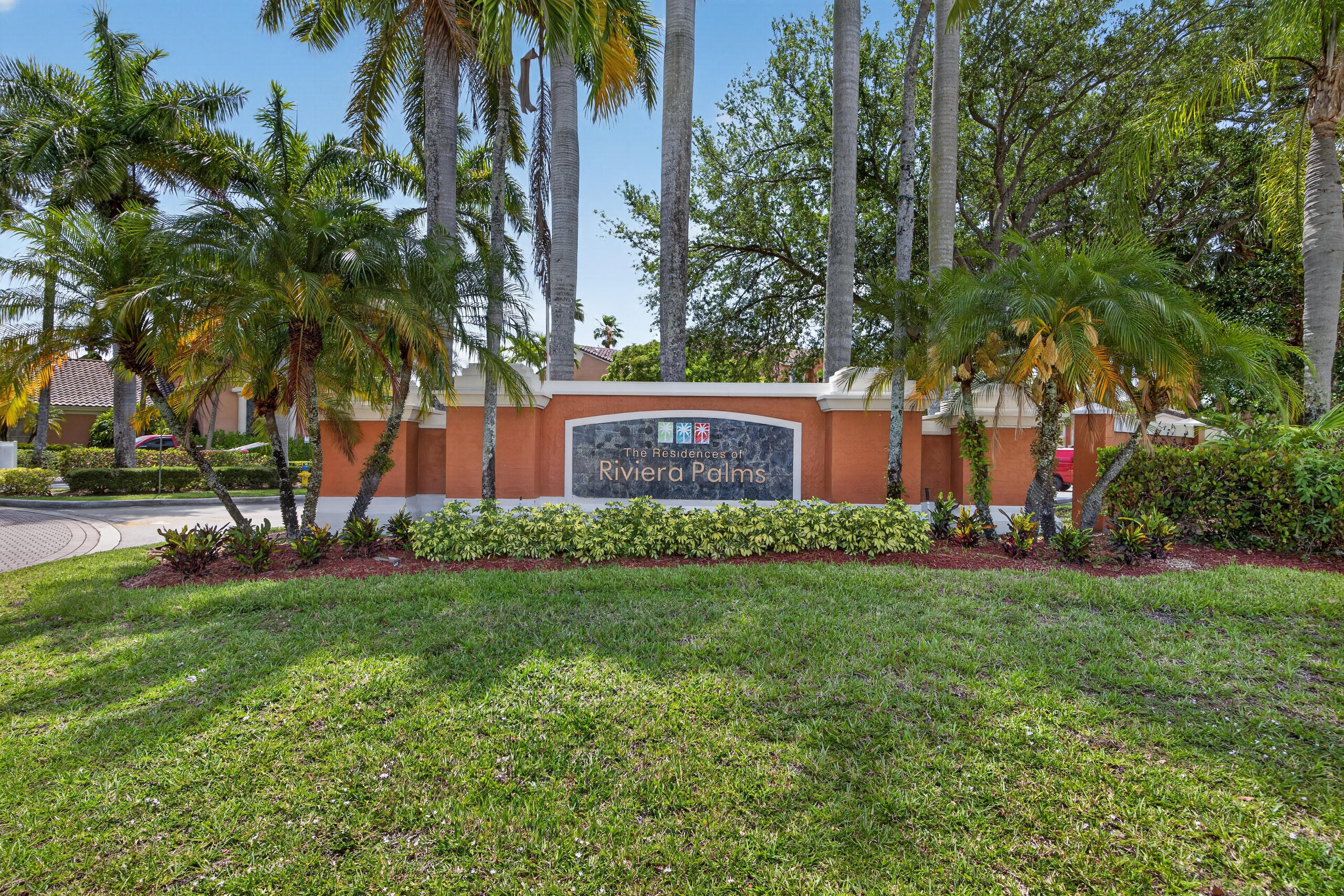 RIVIERA PALMS CONDO - Residential