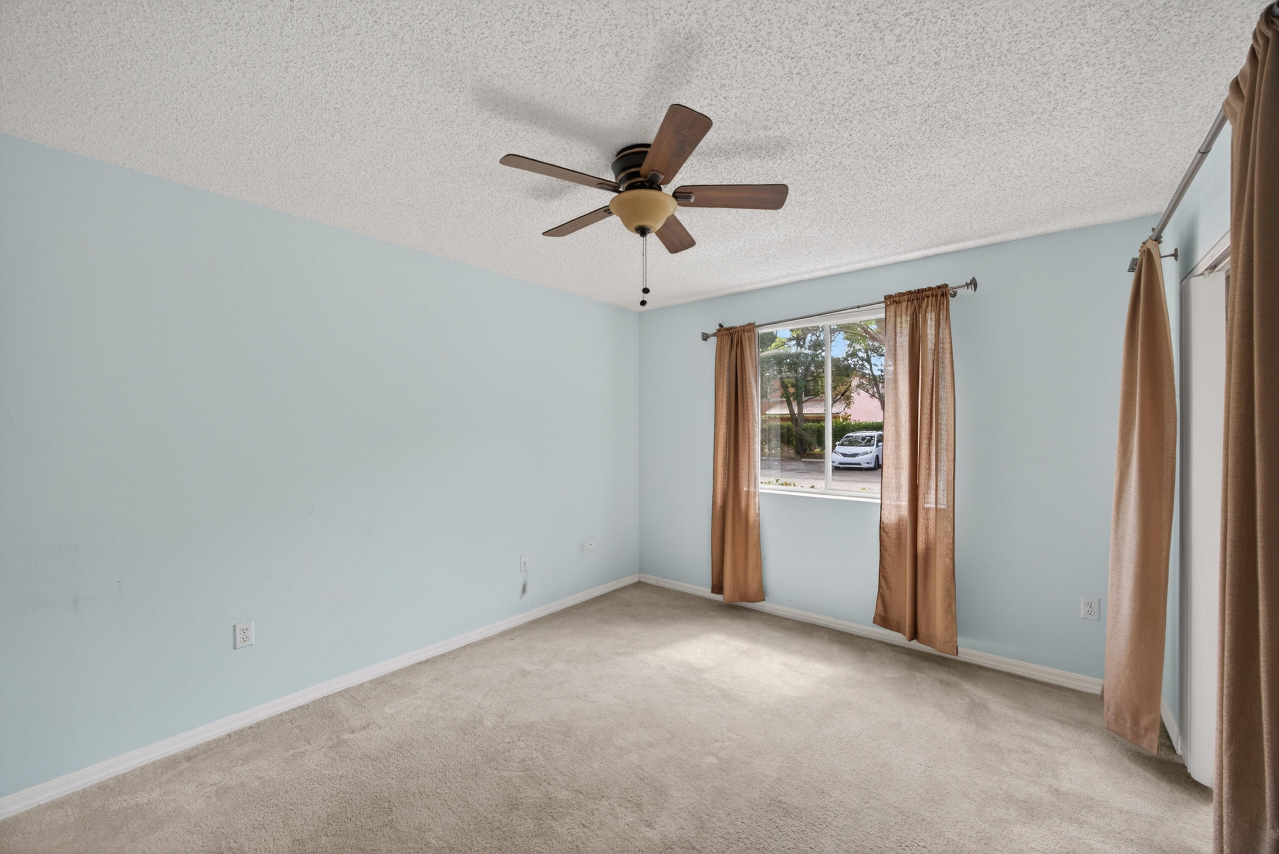 RIVIERA PALMS CONDO - Residential