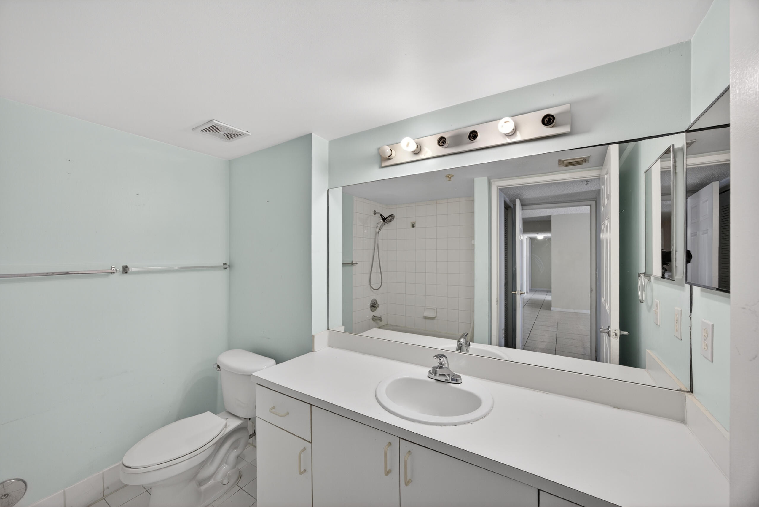RIVIERA PALMS CONDO - Residential