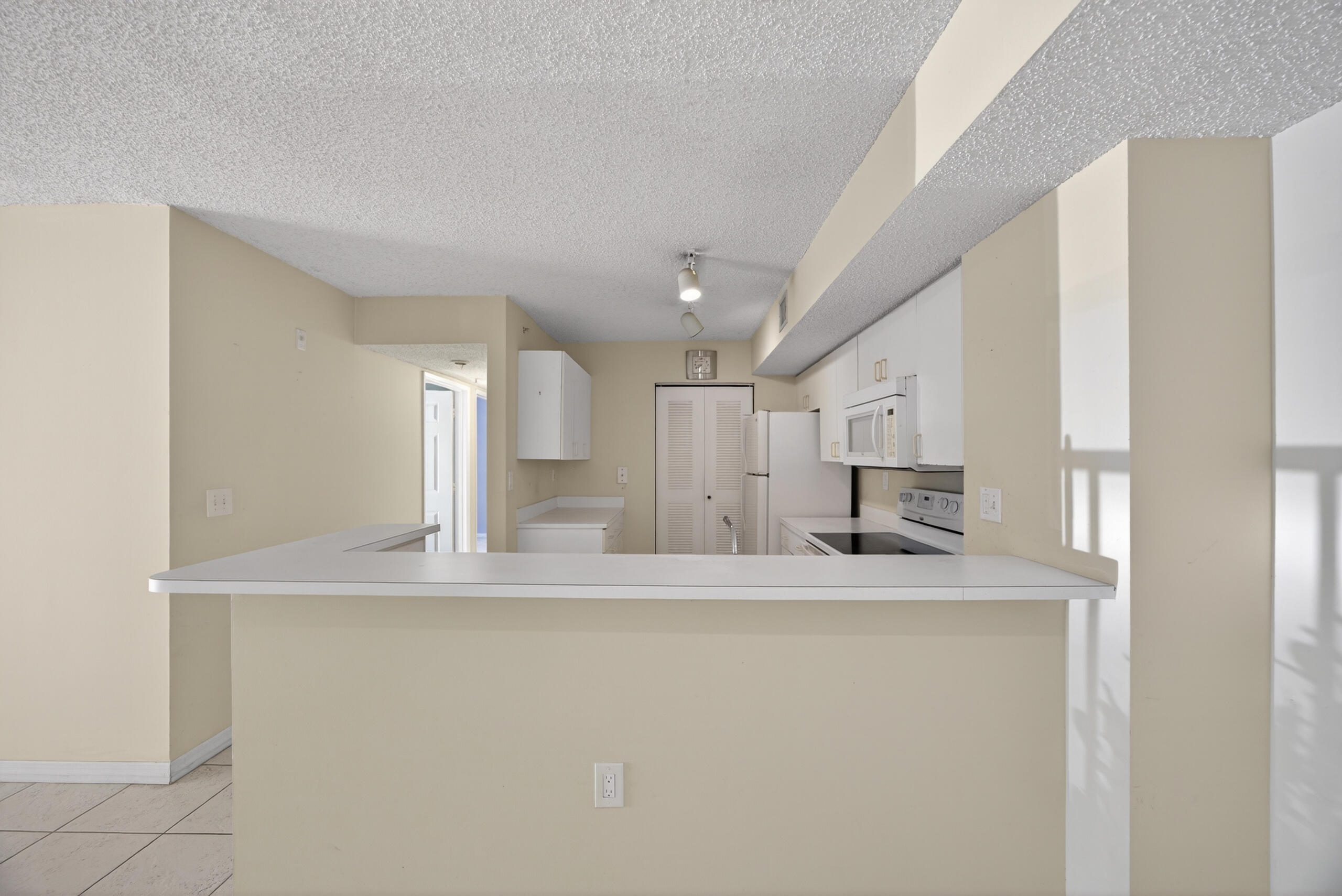 RIVIERA PALMS CONDO - Residential