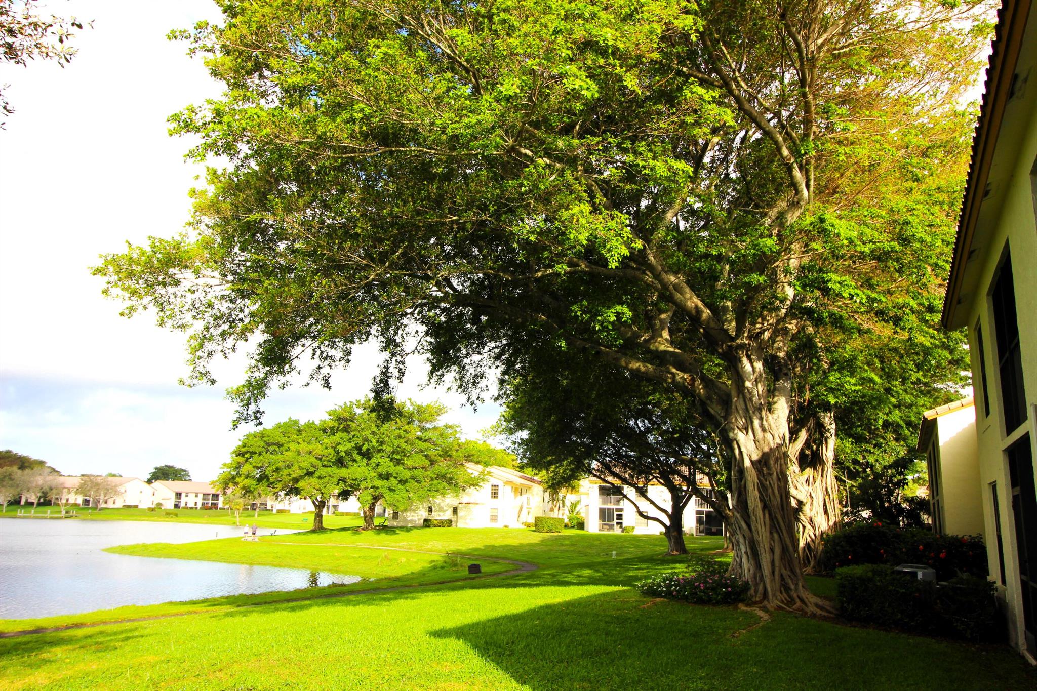 LAKE WINDWOOD CONDO - Residential