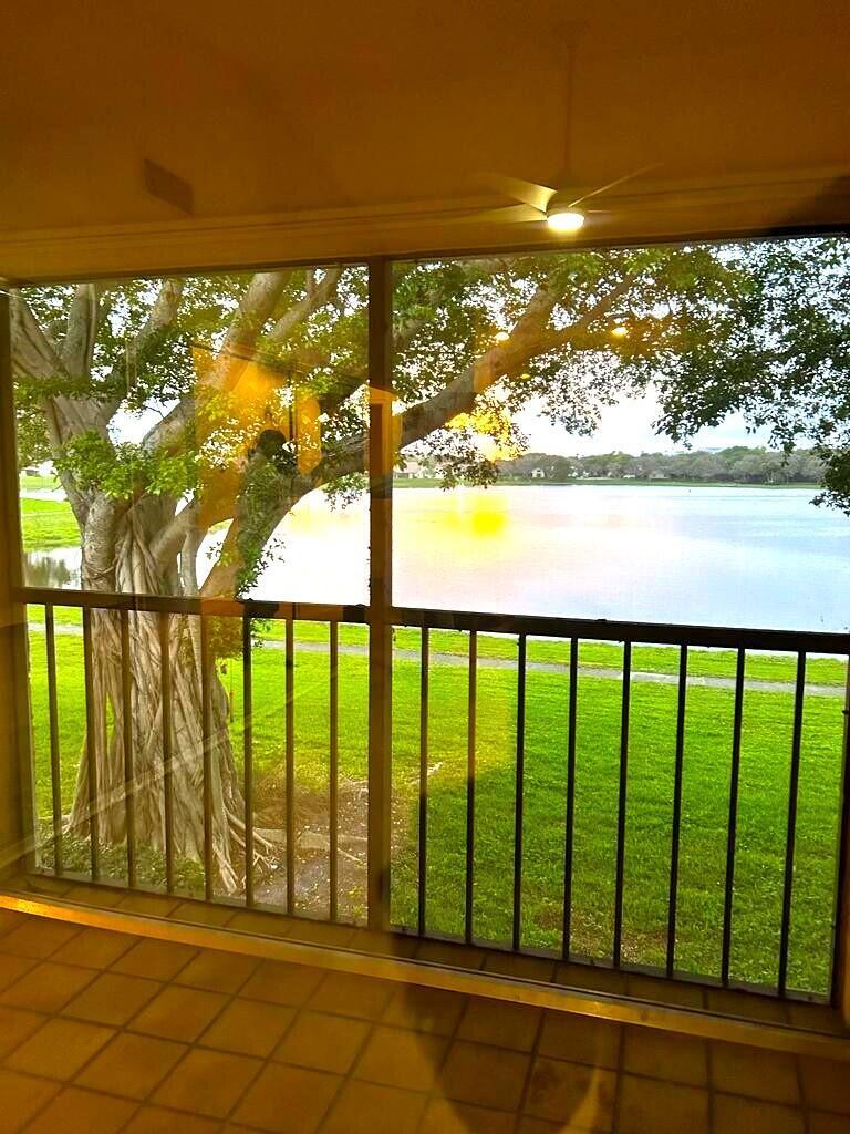 LAKE WINDWOOD CONDO - Residential