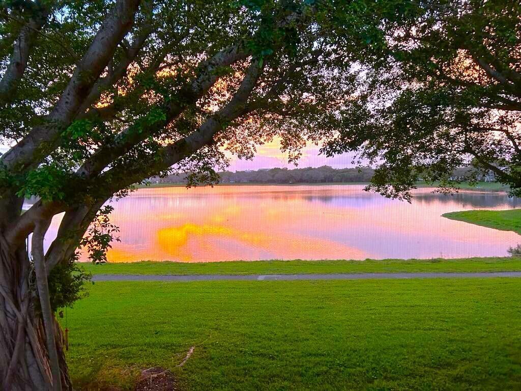 LAKE WINDWOOD CONDO - Residential