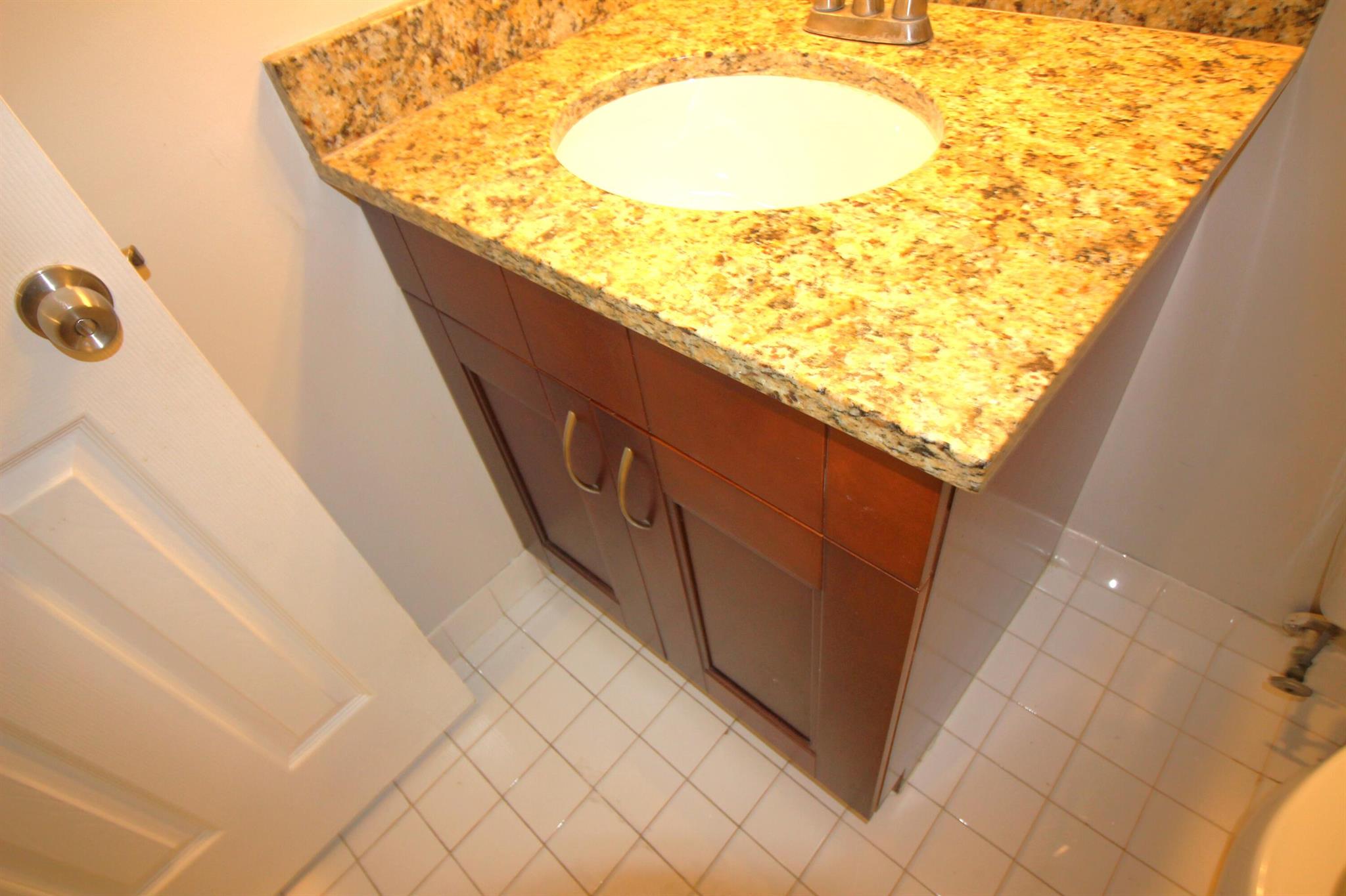 LAKE WINDWOOD CONDO - Residential