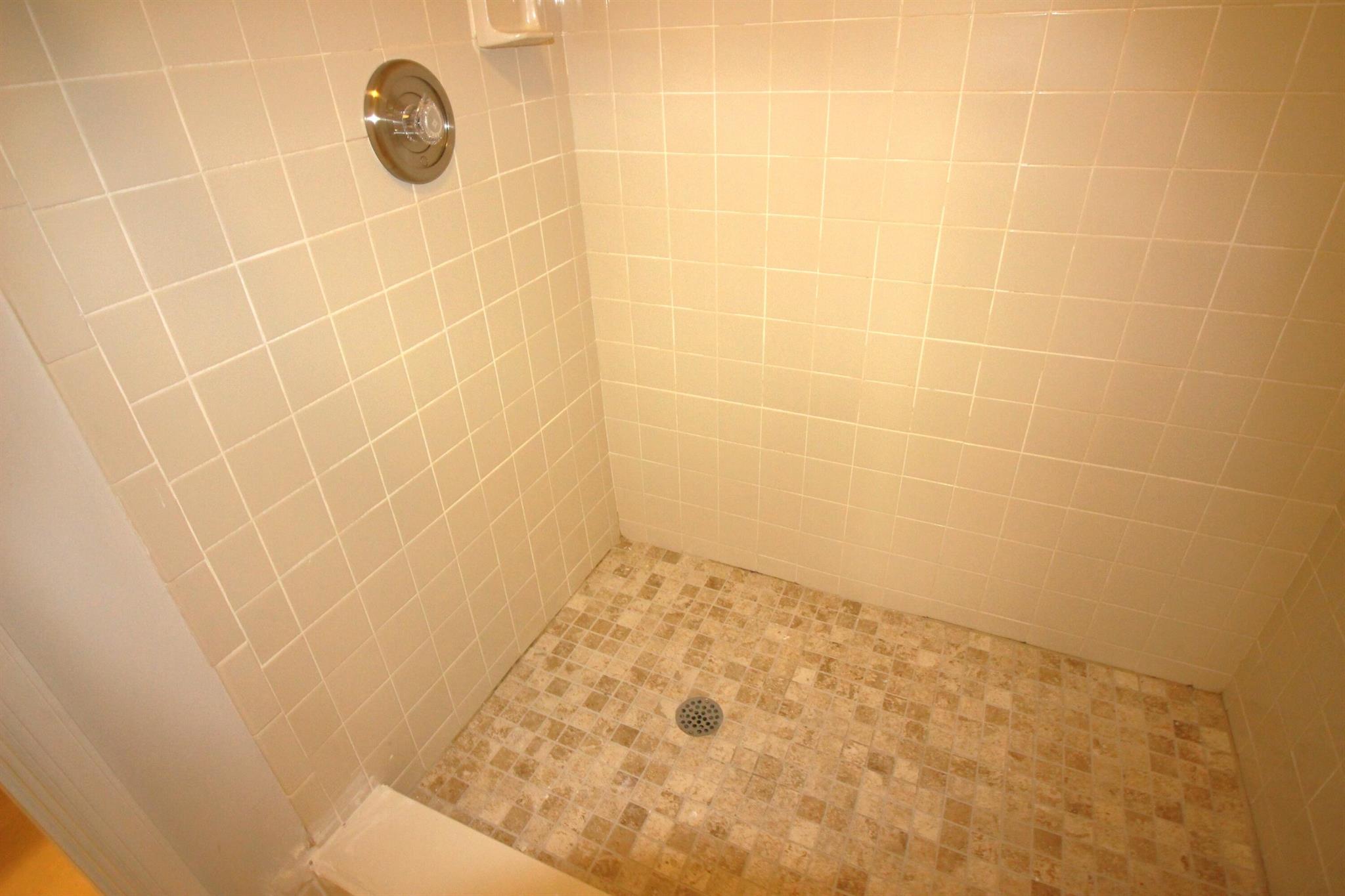 LAKE WINDWOOD CONDO - Residential