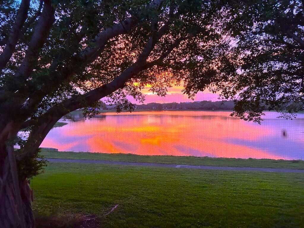 LAKE WINDWOOD CONDO - Residential