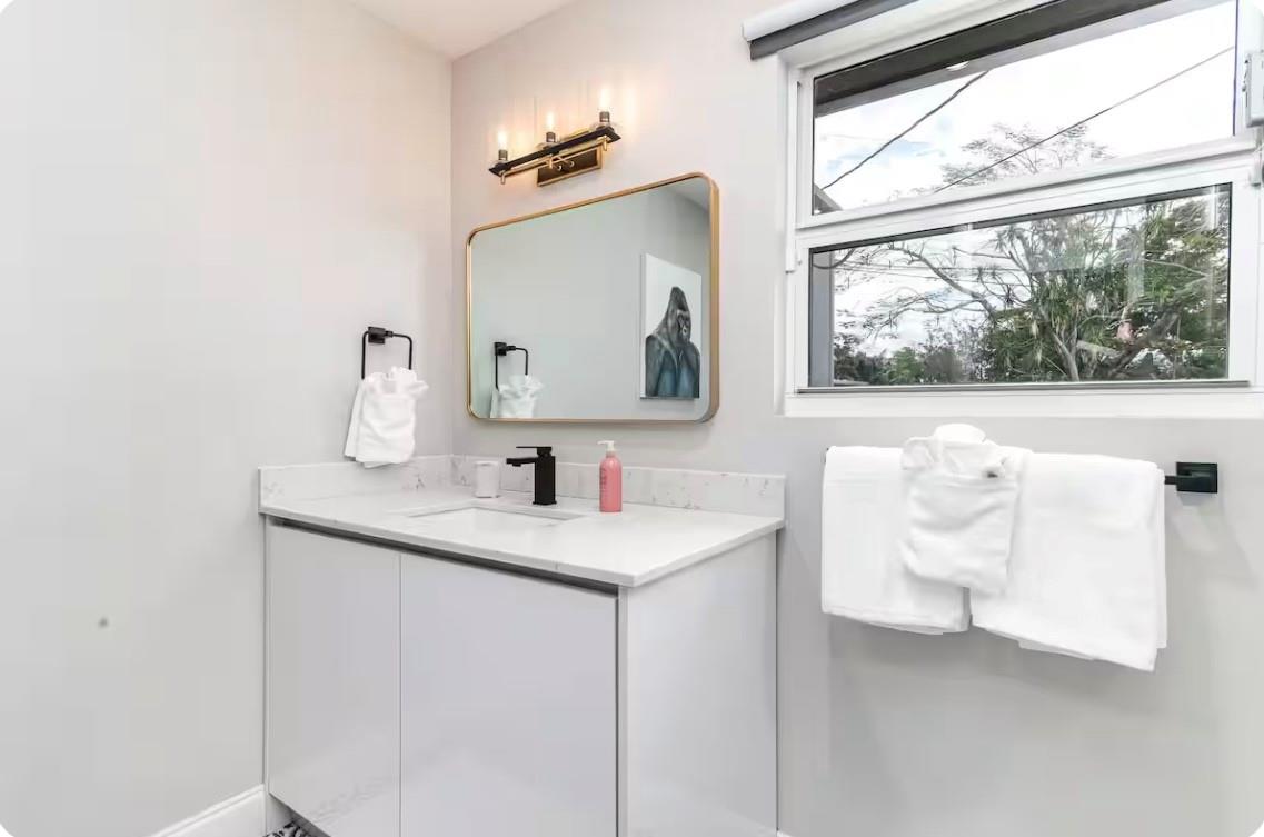 BONIE VILLAS SEC ONE 57-21 - Residential Lease