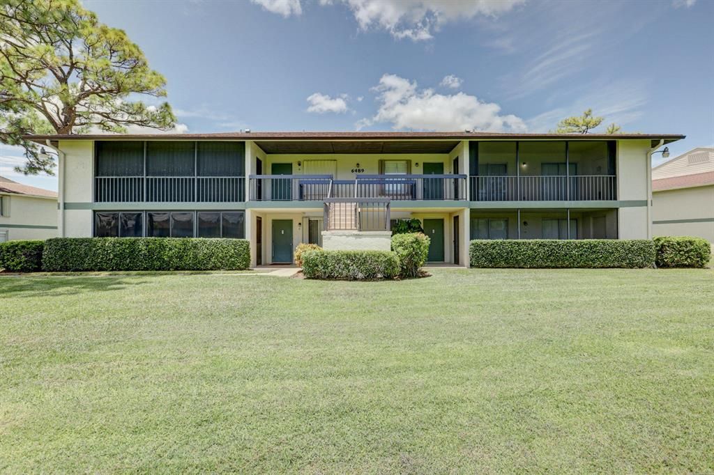 Photo of 6489 Chasewood Drive #H, Jupiter, FL 33458 (MLS # R10876039)