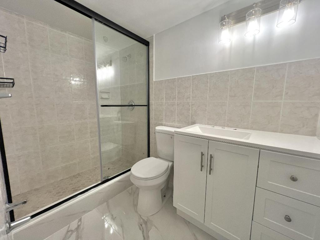 APPLEGREEN CONDO APTS 2 - Residential Lease