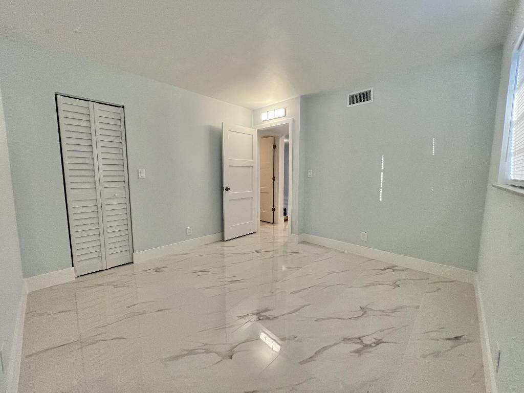 APPLEGREEN CONDO APTS 2 - Residential Lease