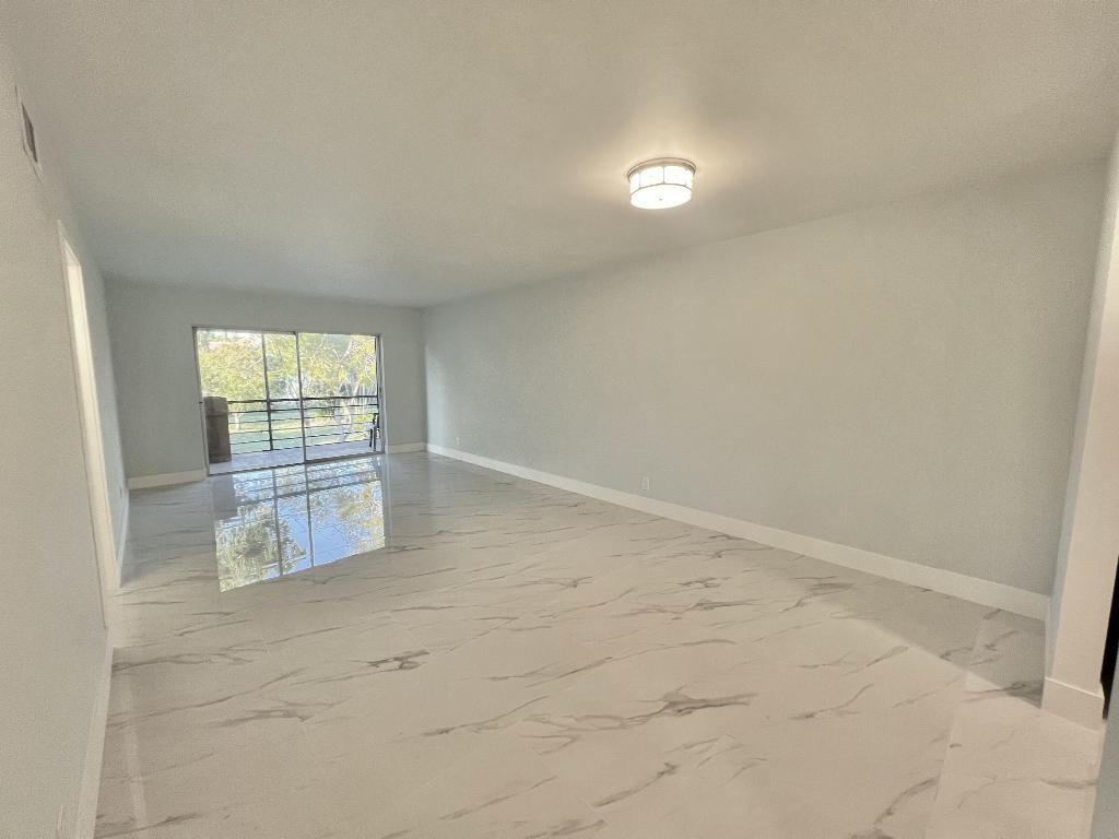 APPLEGREEN CONDO APTS 2 - Residential Lease