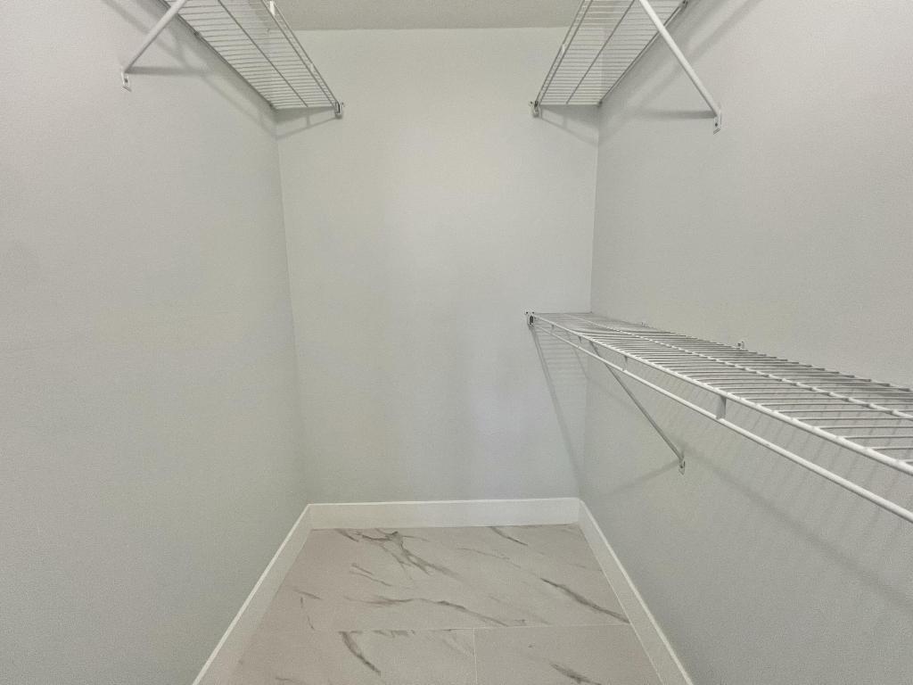 APPLEGREEN CONDO APTS 2 - Residential Lease