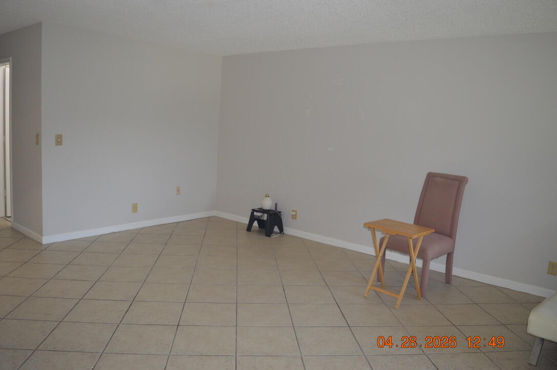 DELRAY VILLAS 3 - Residential