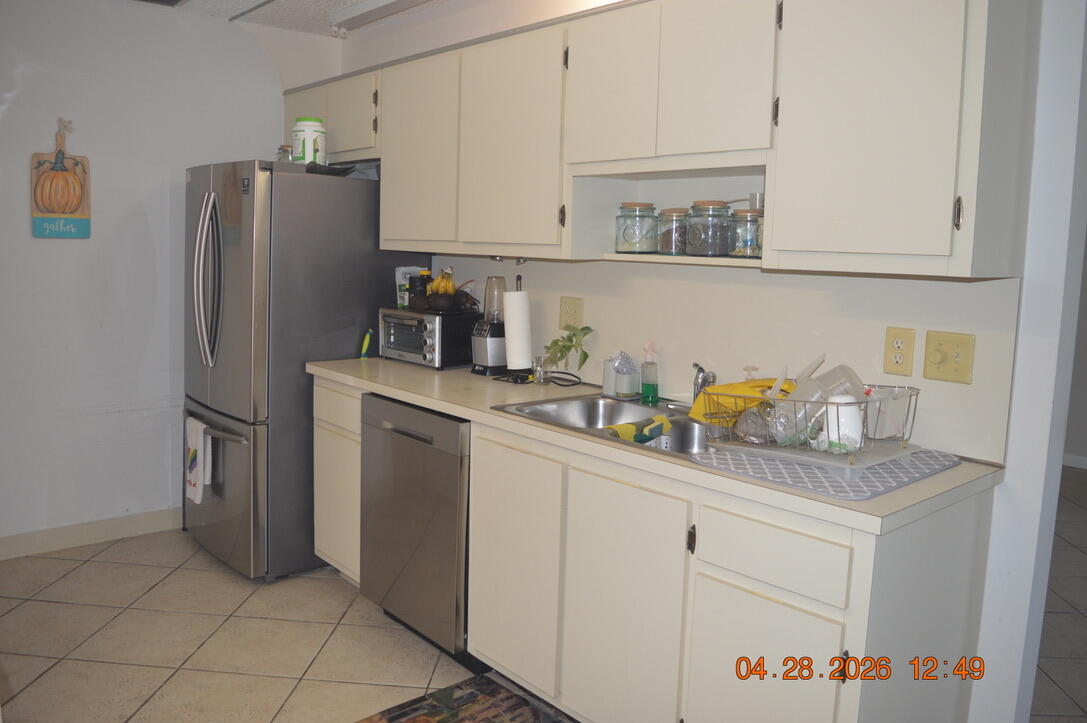 DELRAY VILLAS 3 - Residential
