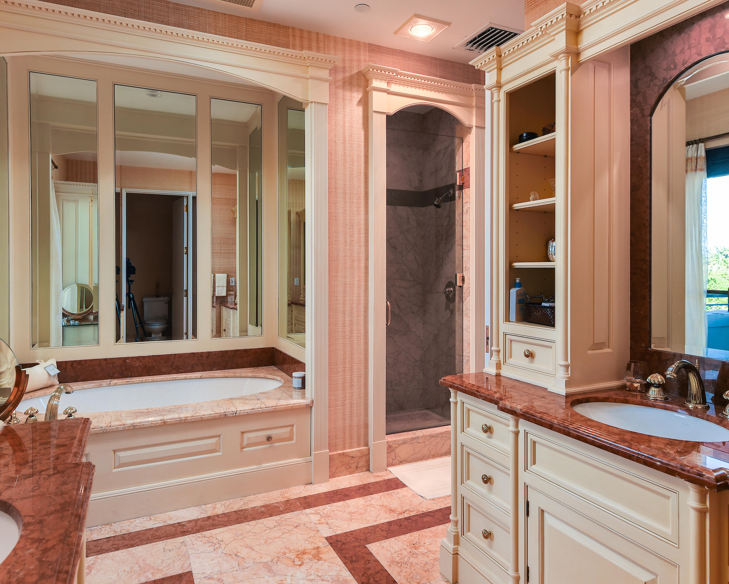 IL LUGANO CONDO - Residential