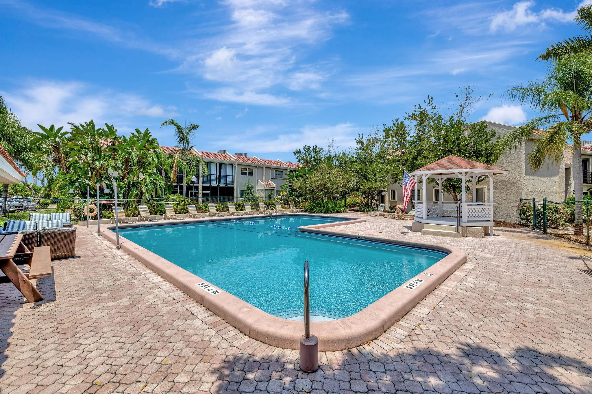 EMBARCADERO - Residential