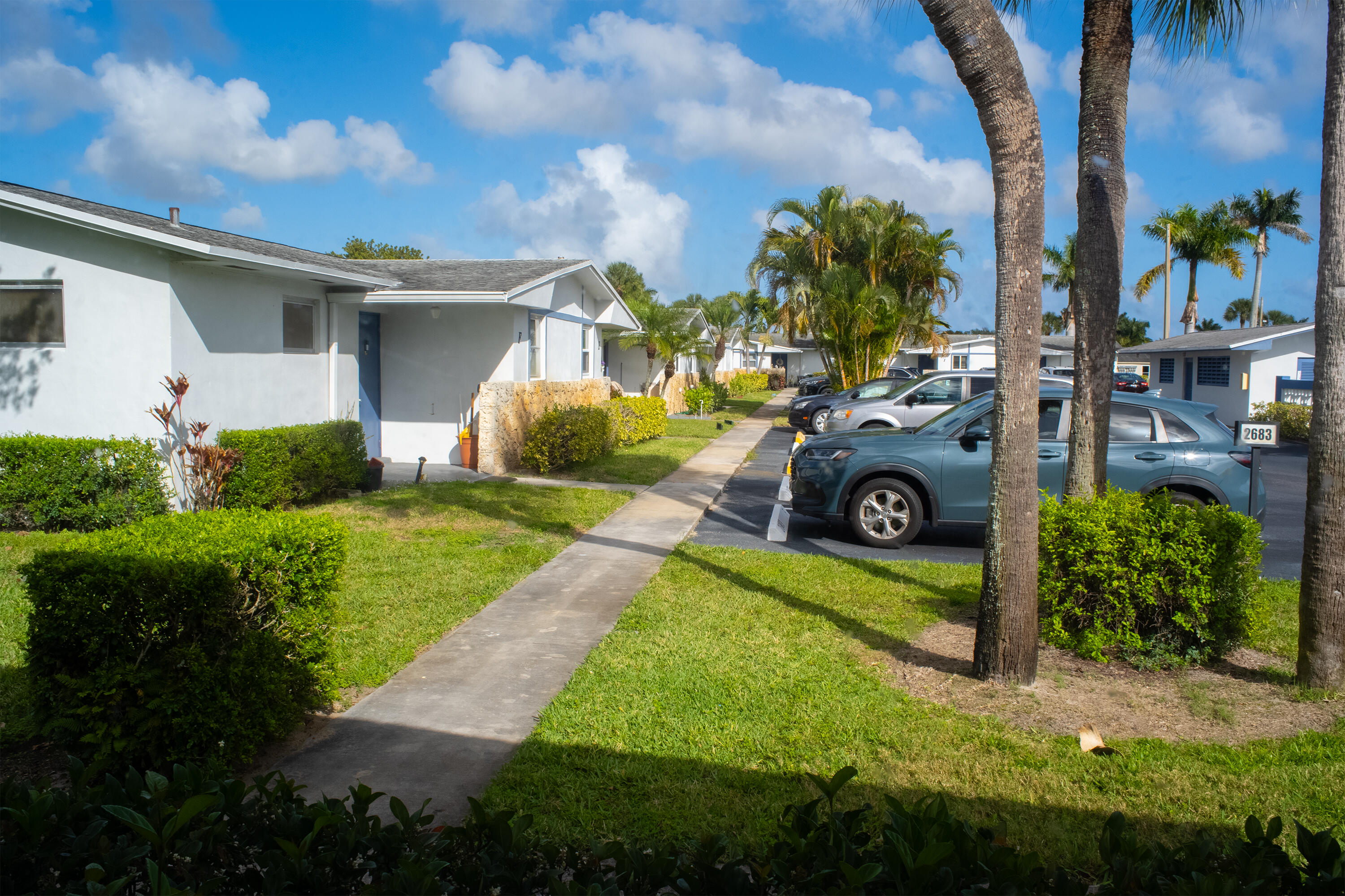 CRESTHAVEN VILLAS CONDO 34 - Residential