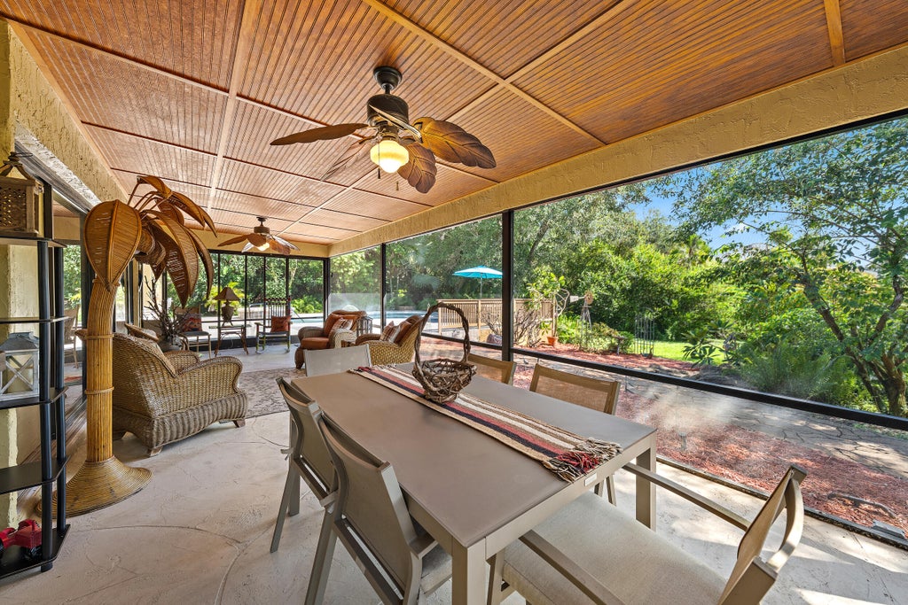 Photo of 15606 87th Trail N, Palm Beach Gardens, FL 33418 (MLS # B26088108)