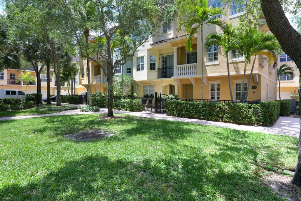 Photo of 2416 San Pietro Circle, Palm Beach Gardens, FL 33410 (MLS # R10980646)