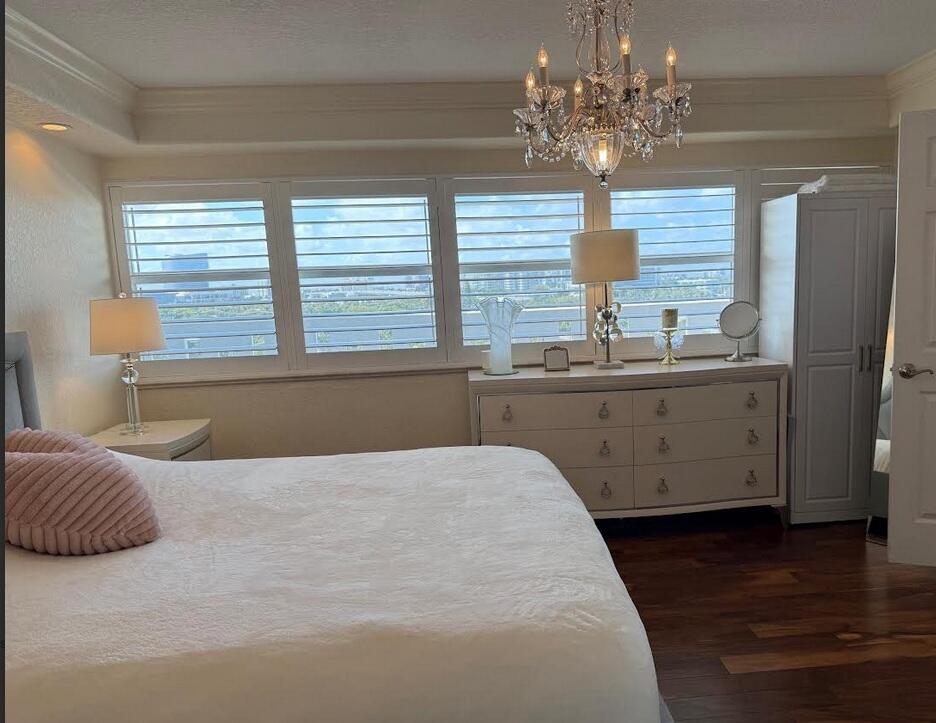 EVERGLADES HOUSE CONDO - Residential