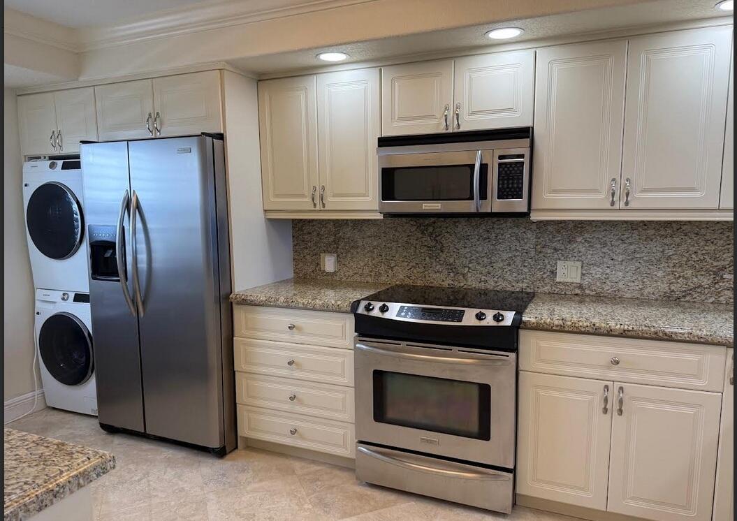 EVERGLADES HOUSE CONDO - Residential