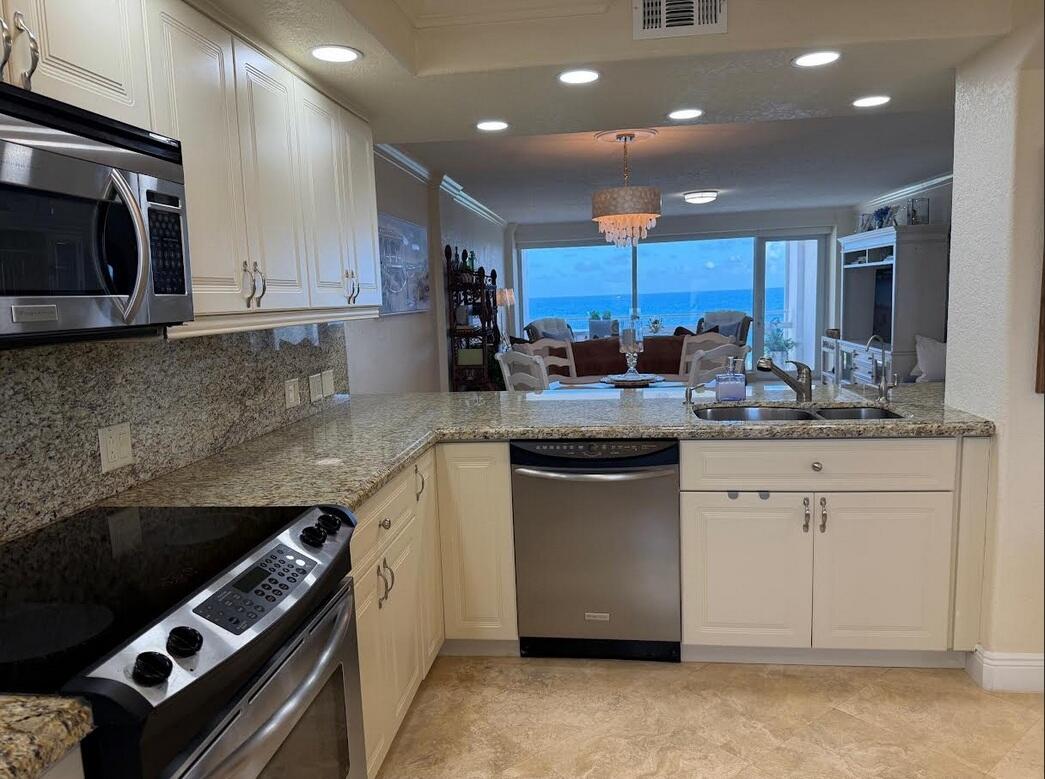 EVERGLADES HOUSE CONDO - Residential