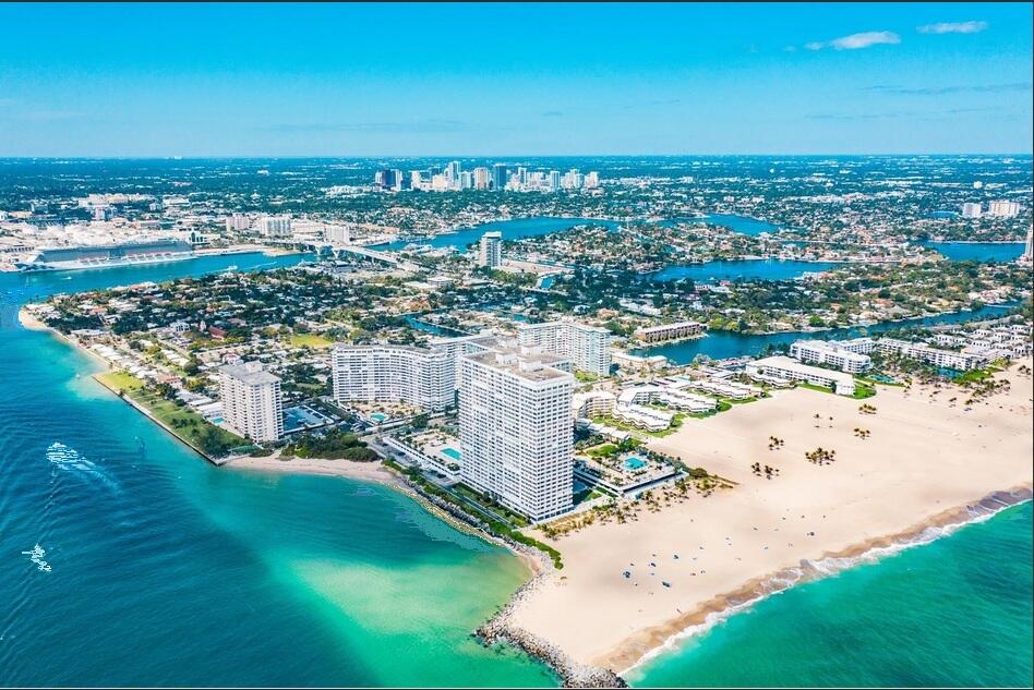 EVERGLADES HOUSE CONDO - Residential