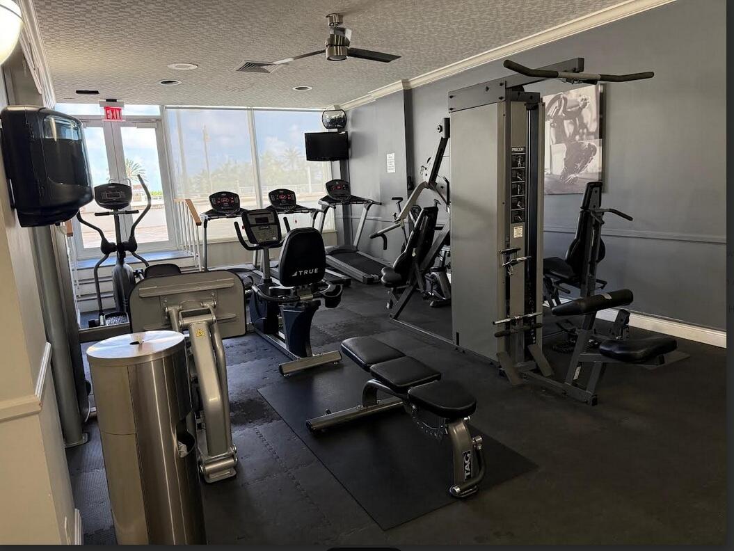 EVERGLADES HOUSE CONDO - Residential