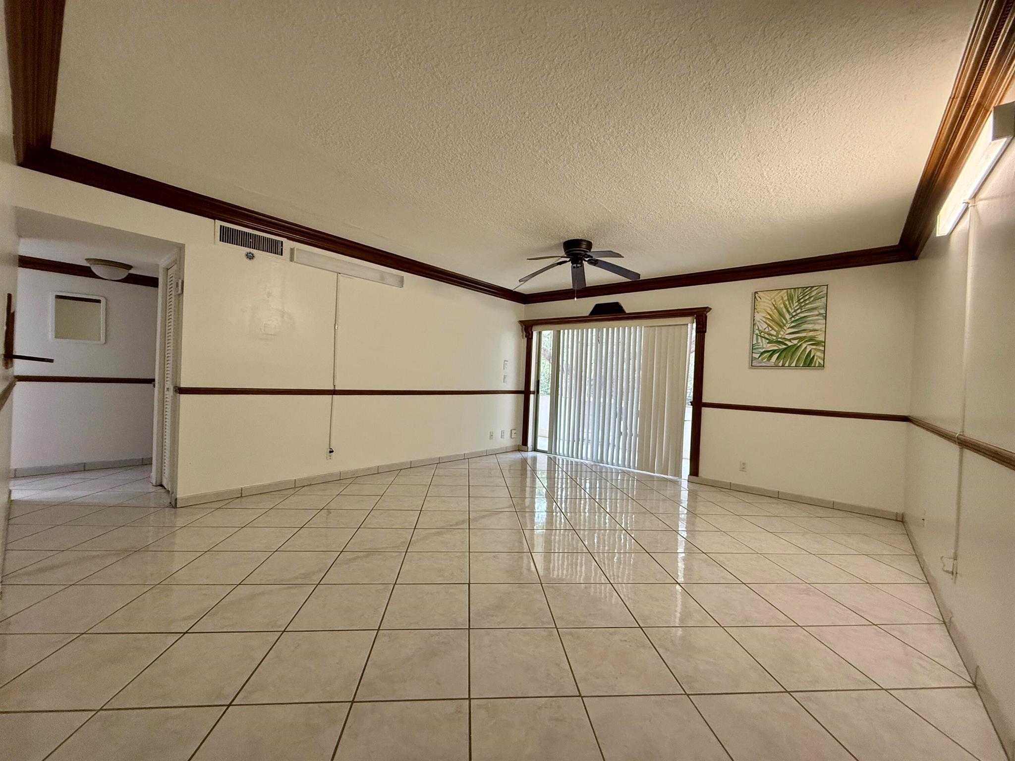Fantastic ground-floor condo in the sought-after Oaks of Boca community! Prime location near Boca Regional Hospital, FAU, Whole Foods, I-95, Town Center Mall, and just minutes from the beach. Features include tile flooring and white kitchen and appliance, large patio with storage. Community has pools, library, clubhouse. Ready for immediate occupancy!