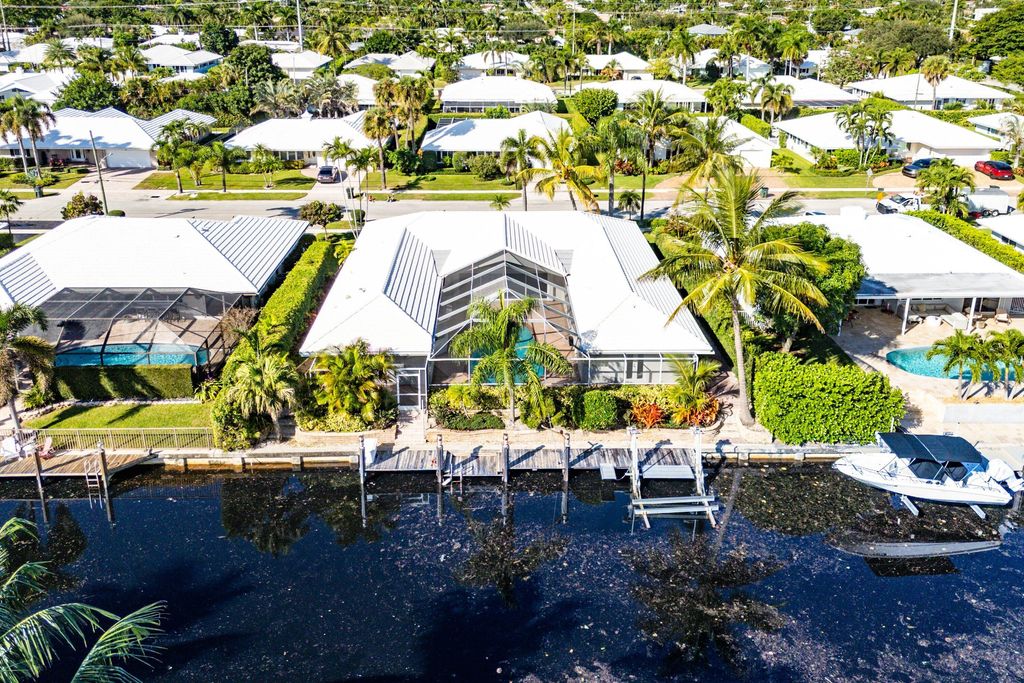 Photo of 1332 SW Tamarind Way, Boca Raton, FL 33486 (MLS # R11139363)