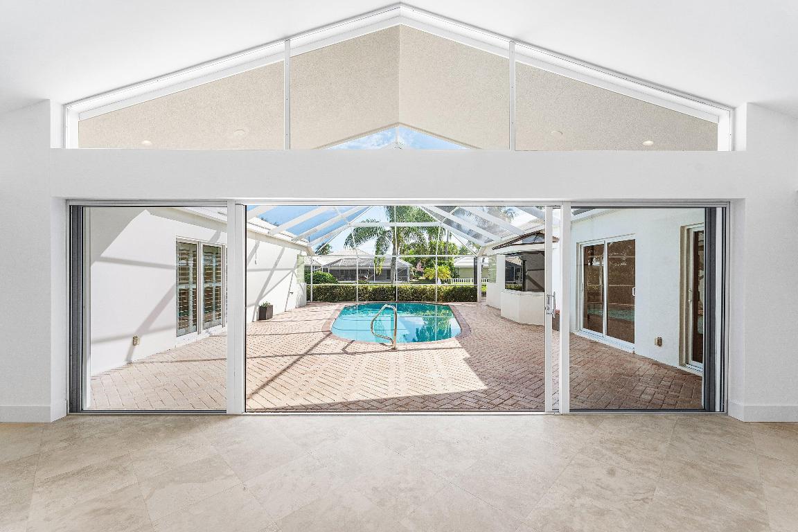 1332 SW Tamarind Way