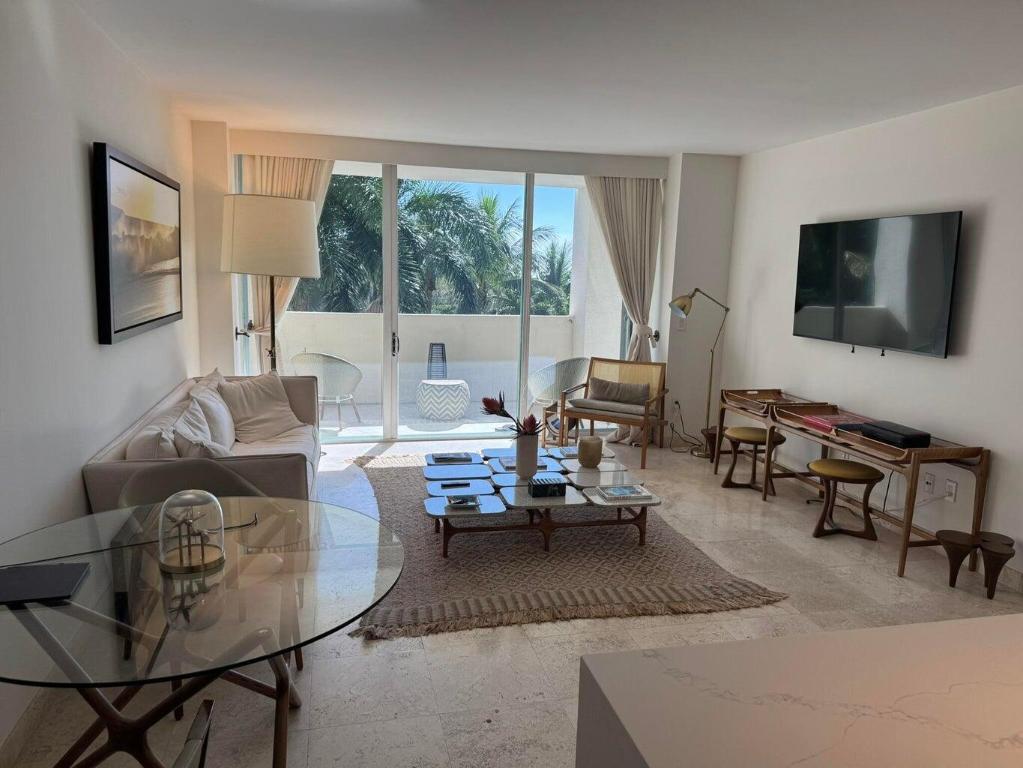 3400 SW 27th Avenue 303