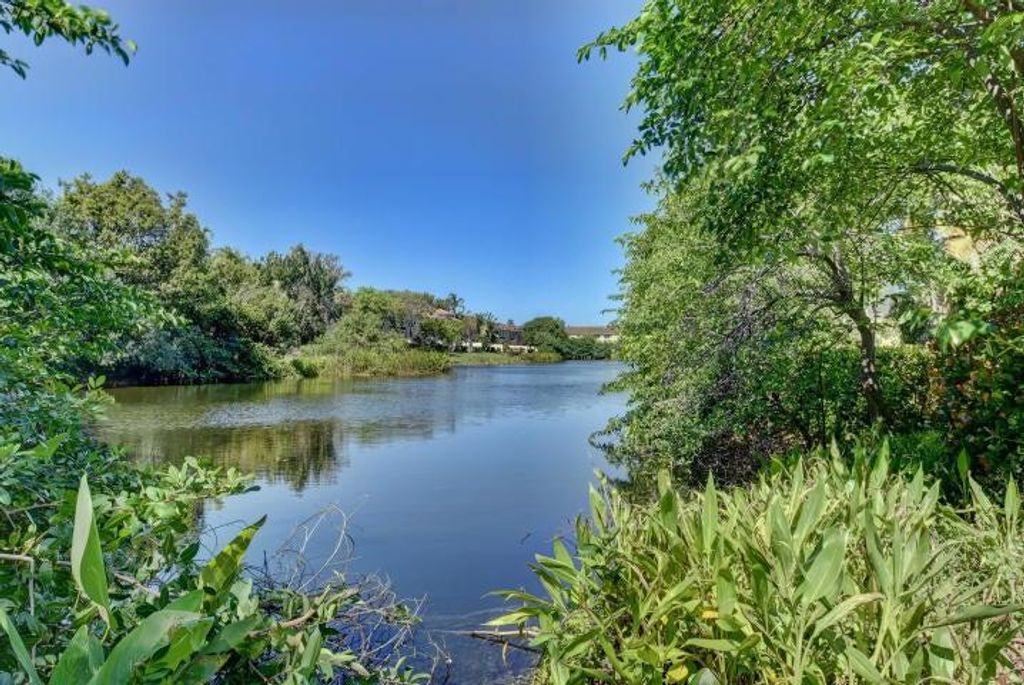 Photo of 253 Lake Monterey Circle #253, Boynton Beach, FL 33426 (MLS # R11150043)