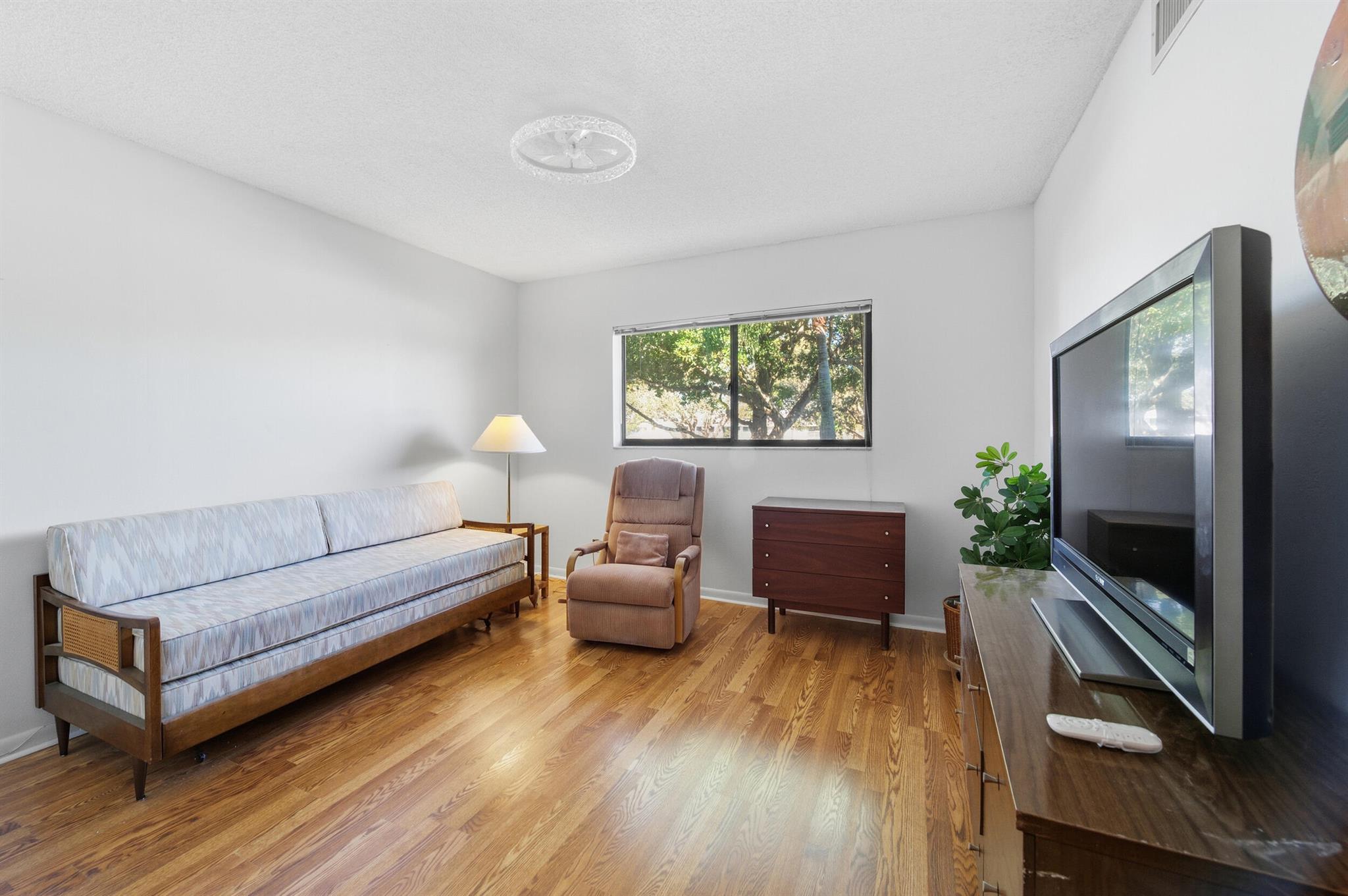 LAKES OF DELRAY WATERSEDG - Residential