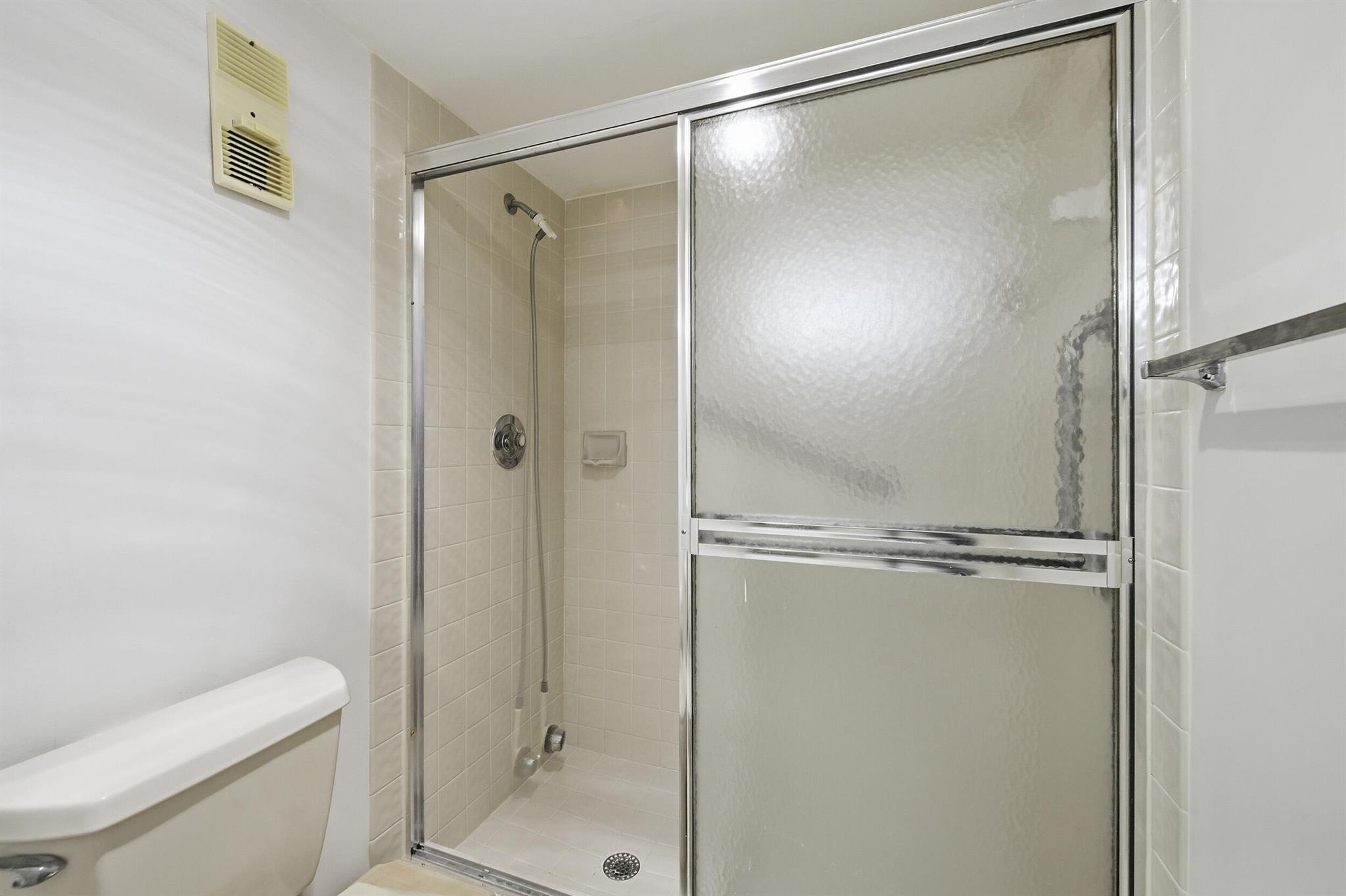 LAKES OF DELRAY WATERSEDG - Residential