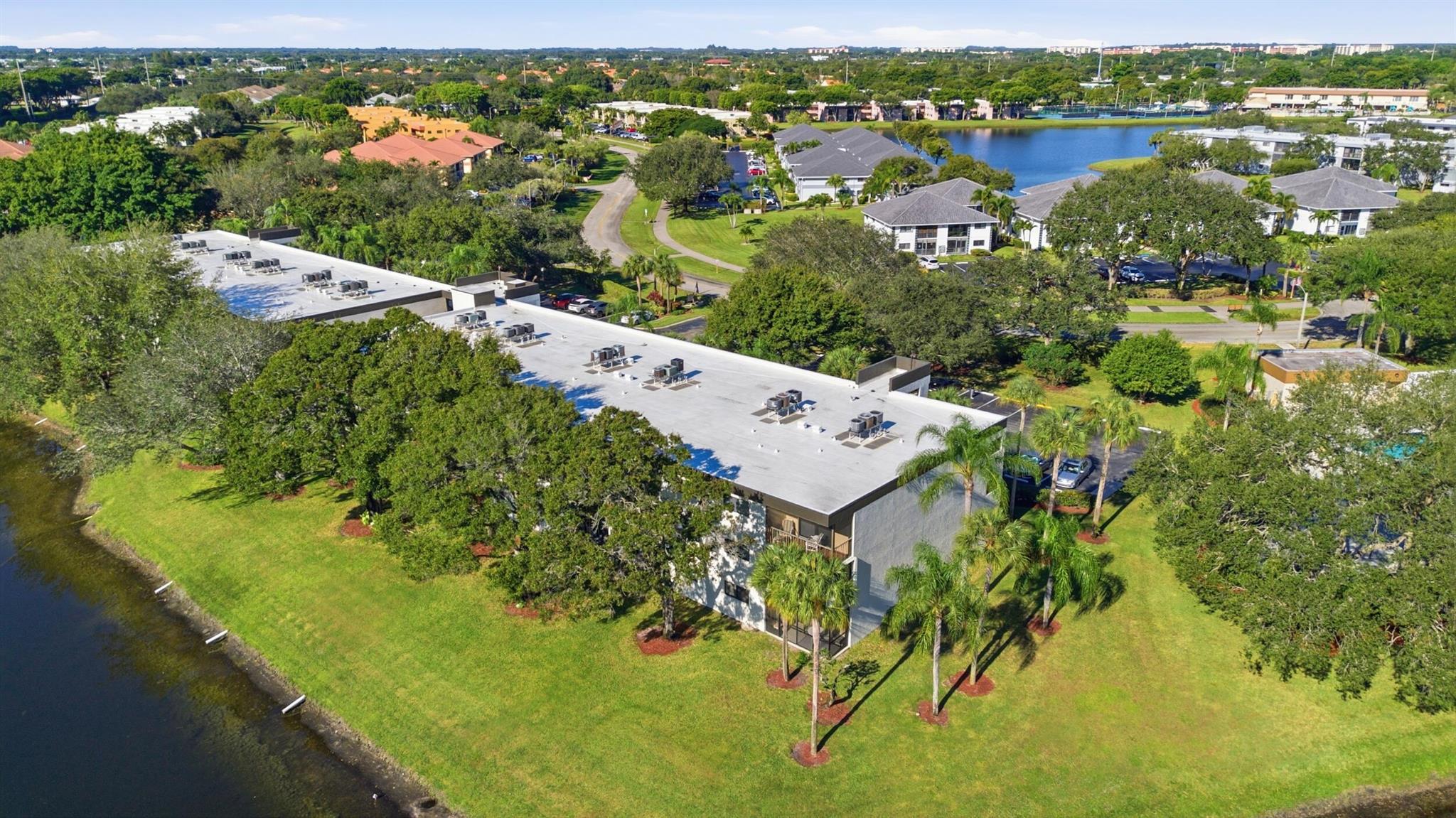 LAKES OF DELRAY WATERSEDG - Residential