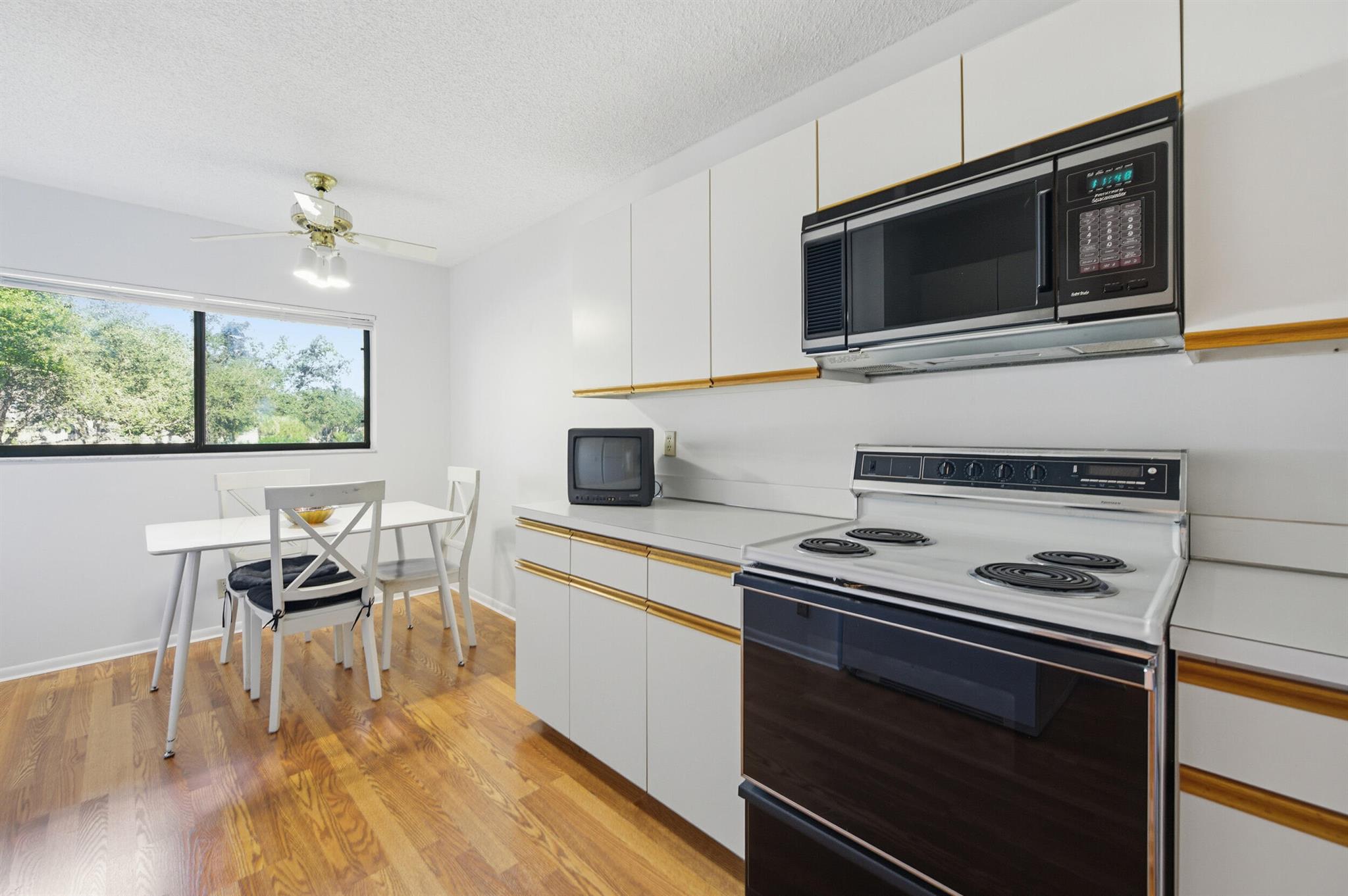 LAKES OF DELRAY WATERSEDG - Residential