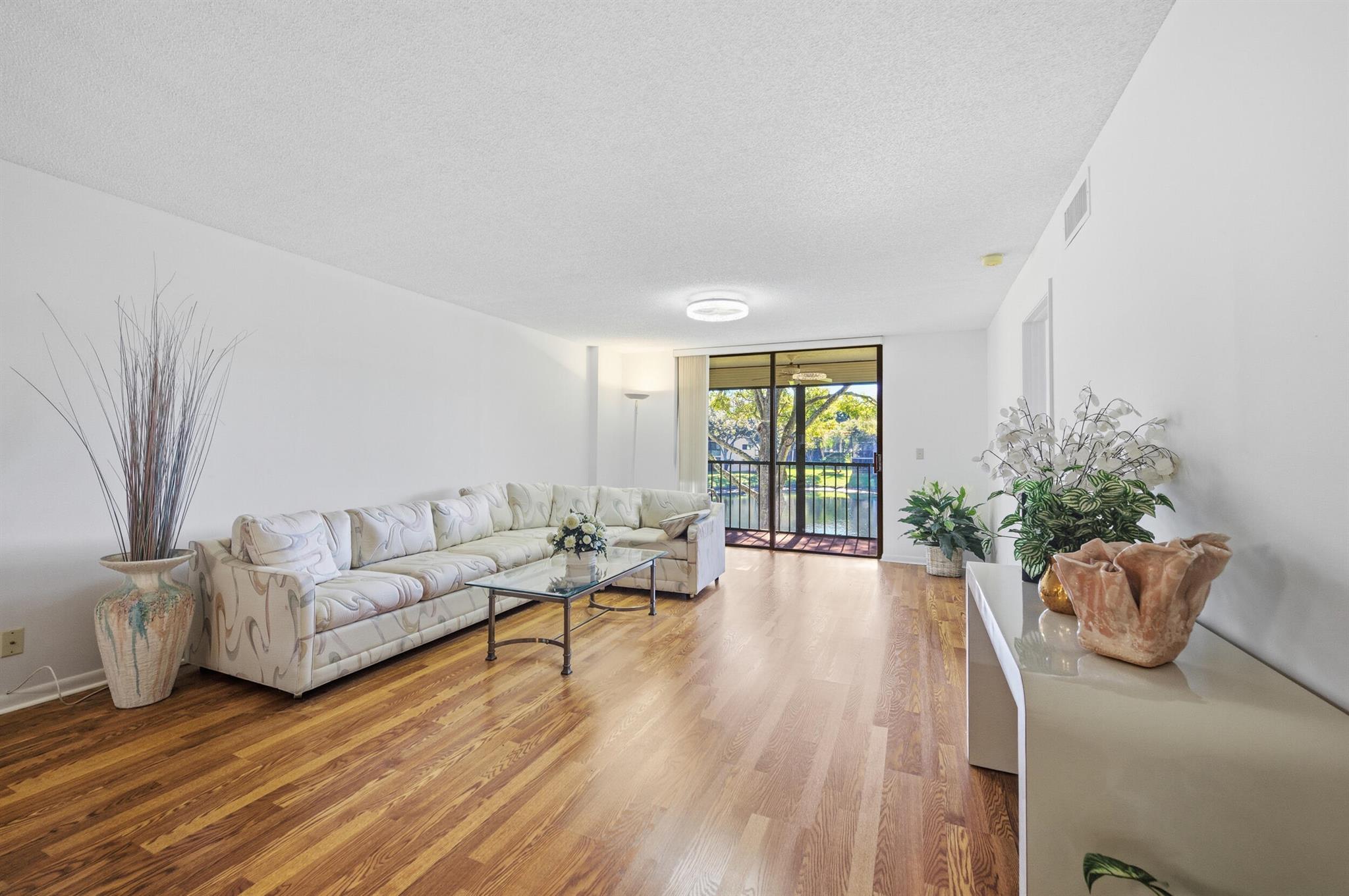 LAKES OF DELRAY WATERSEDG - Residential