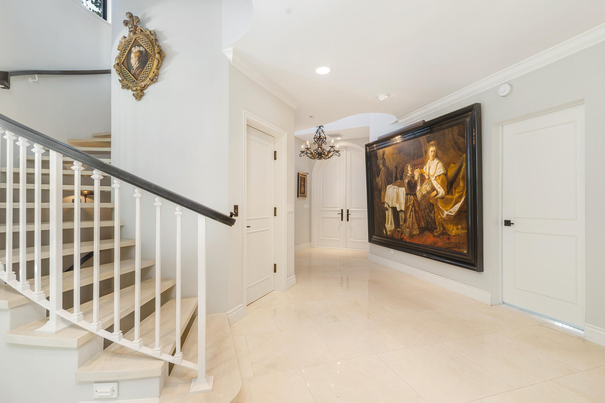 255 Everglade Avenue