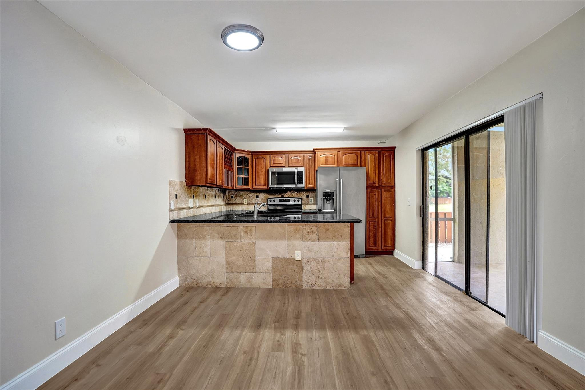 Springtree Lakes 79-12 B - Residential Lease