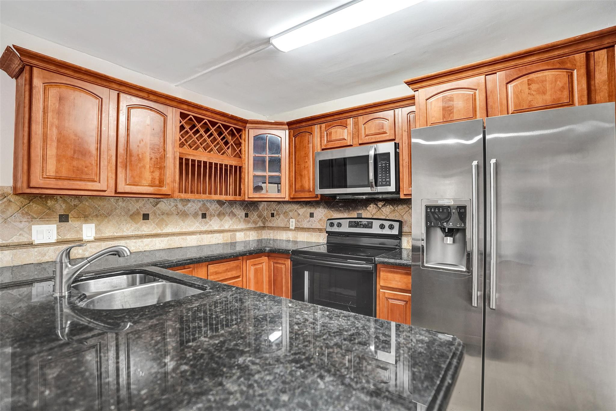 Springtree Lakes 79-12 B - Residential Lease