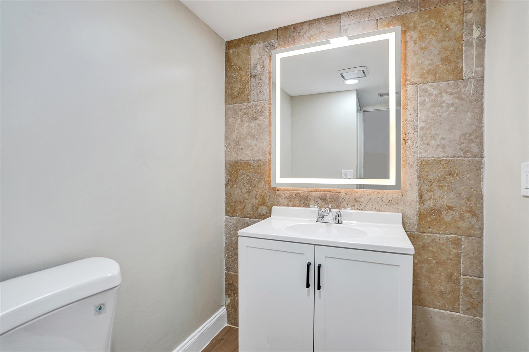 Springtree Lakes 79-12 B - Residential Lease